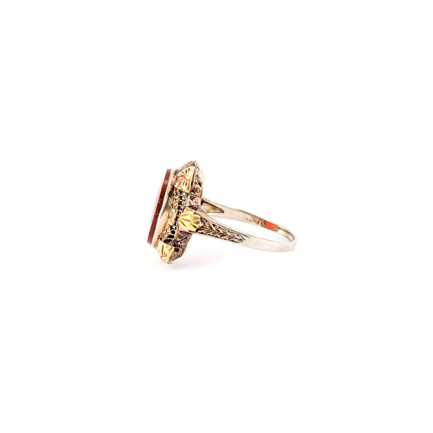 Vintage 10K Gold Carnelian Cabochon Ring – Ornate Two-Toned Art Deco Setting