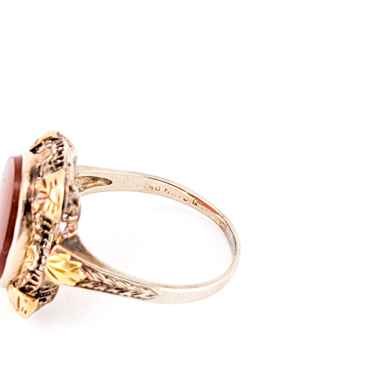 Vintage 10K Gold Carnelian Cabochon Ring – Ornate Two-Toned Art Deco Setting