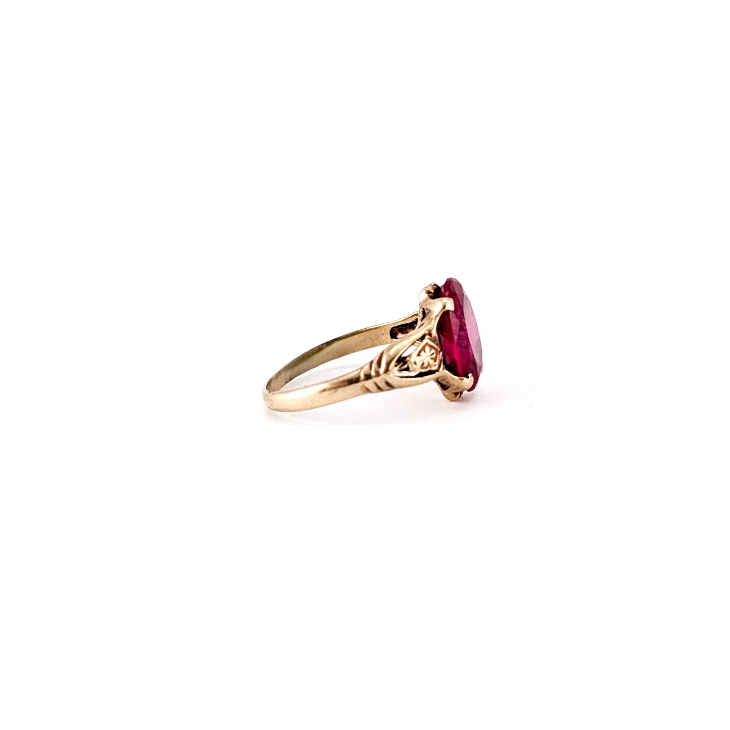 Vintage 10K Gold Oval Synthetic Ruby Ring