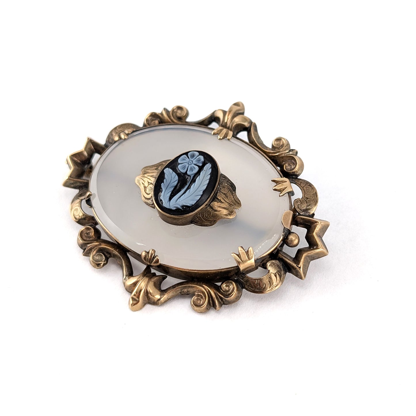 Antique 10K Gold Chalcedony & Agate Cameo Mourning Brooch – Victorian Hardstone Floral Brooch