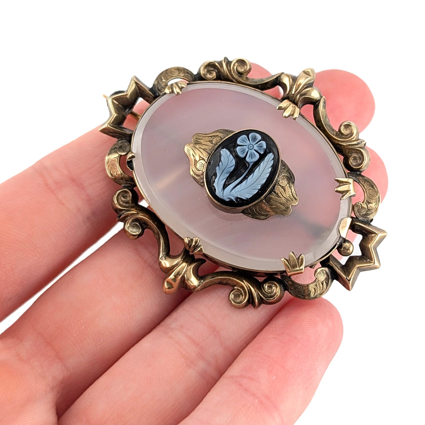 Antique 10K Gold Chalcedony & Agate Cameo Mourning Brooch – Victorian Hardstone Floral Brooch
