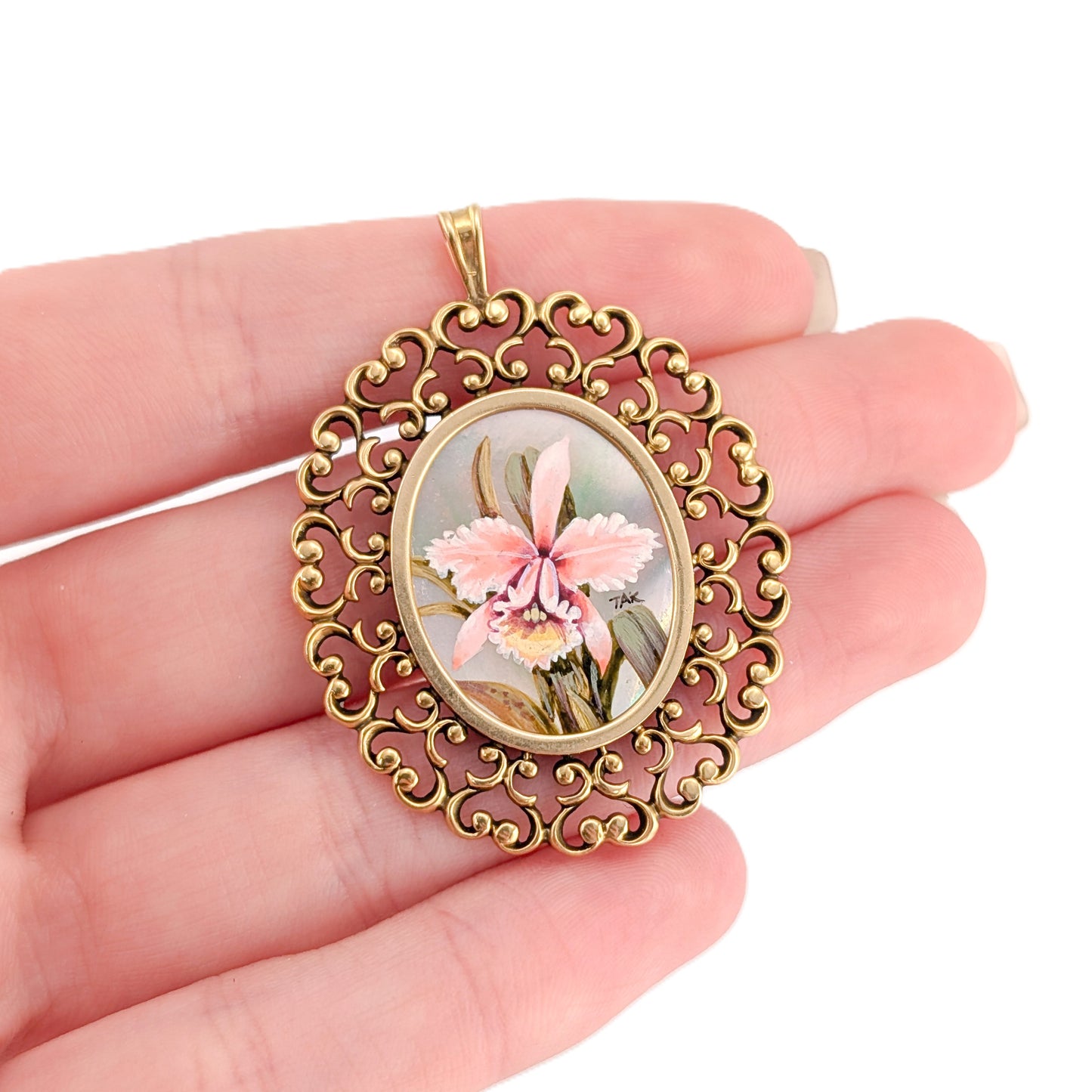 Vintage 14K Gold Filigree Pendant with Hand-Painted Orchid on Mother of Pearl – Signed “TAK,” Attributed to Hawaiian Studio, 1986
