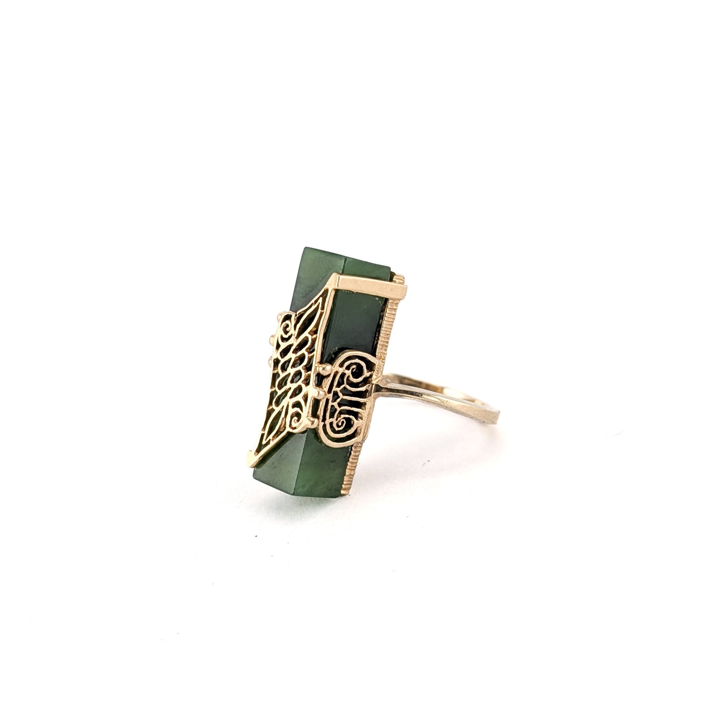 Vintage Resco 10K Gold Jade Ring – Carved Green Jade, Sculptural Filigree Statement Ring