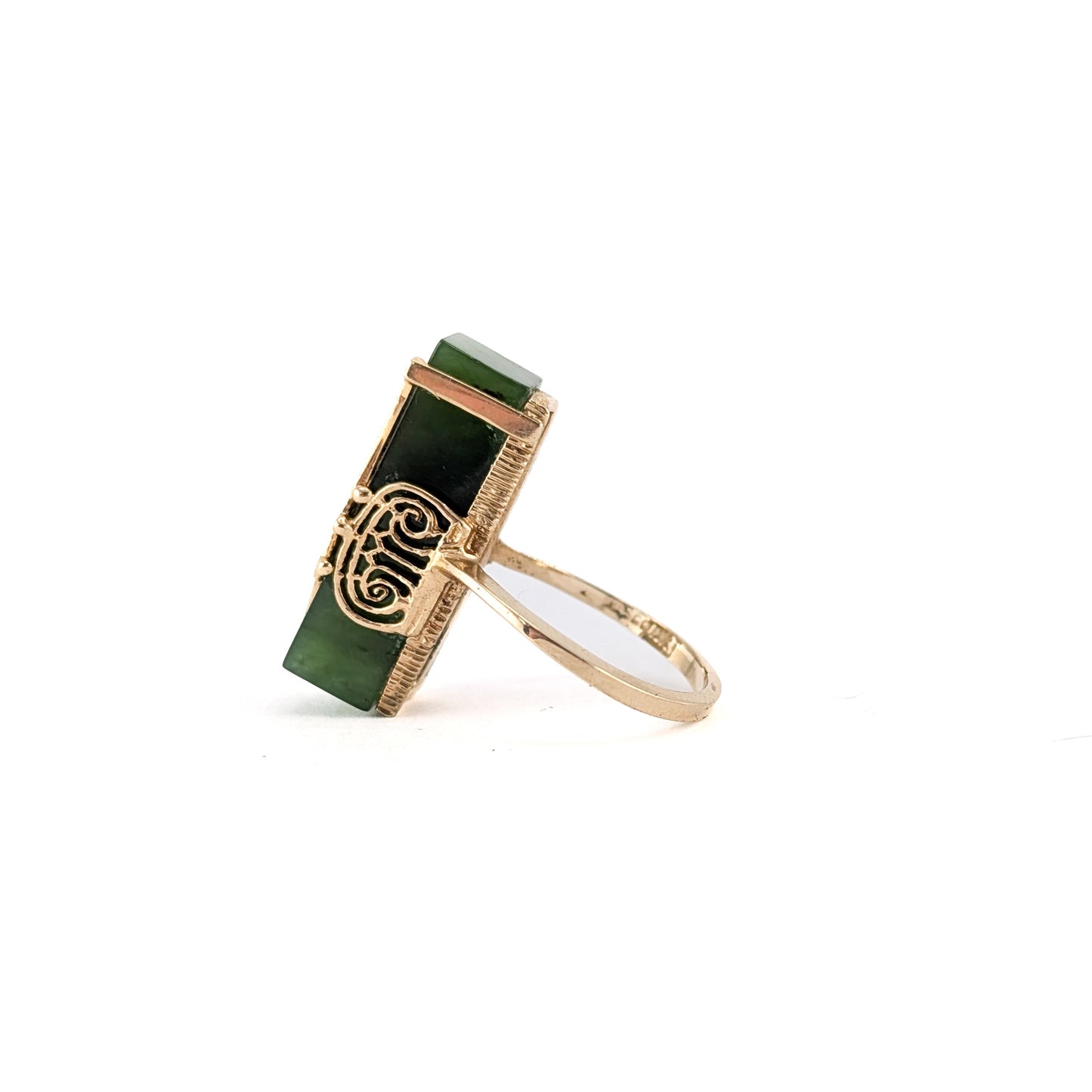 Vintage Resco 10K Gold Jade Ring – Carved Green Jade, Sculptural Filigree Statement Ring