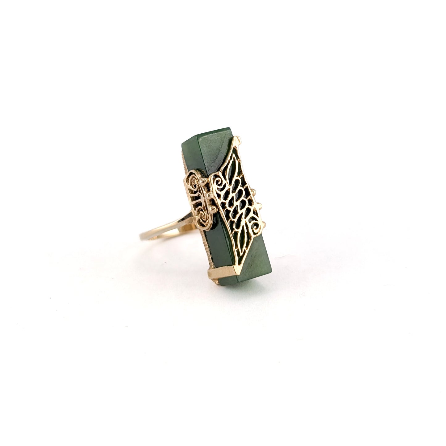 Vintage Resco 10K Gold Jade Ring – Carved Green Jade, Sculptural Filigree Statement Ring