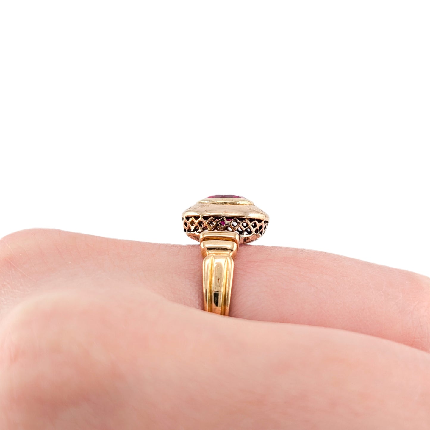 Vintage 14K Gold Ruby Ring – Bezel Set Oval Ruby with Ornate Shoulders
