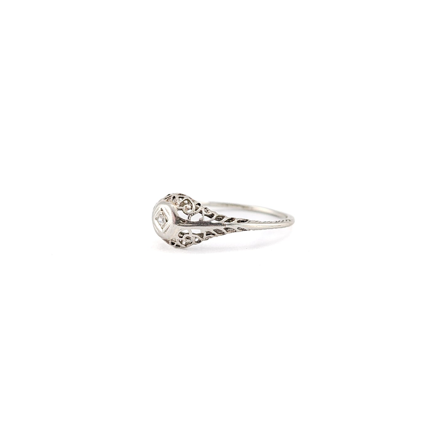 Antique 18K White Gold Diamond Filigree Ring – Delicate Openwork Solitaire