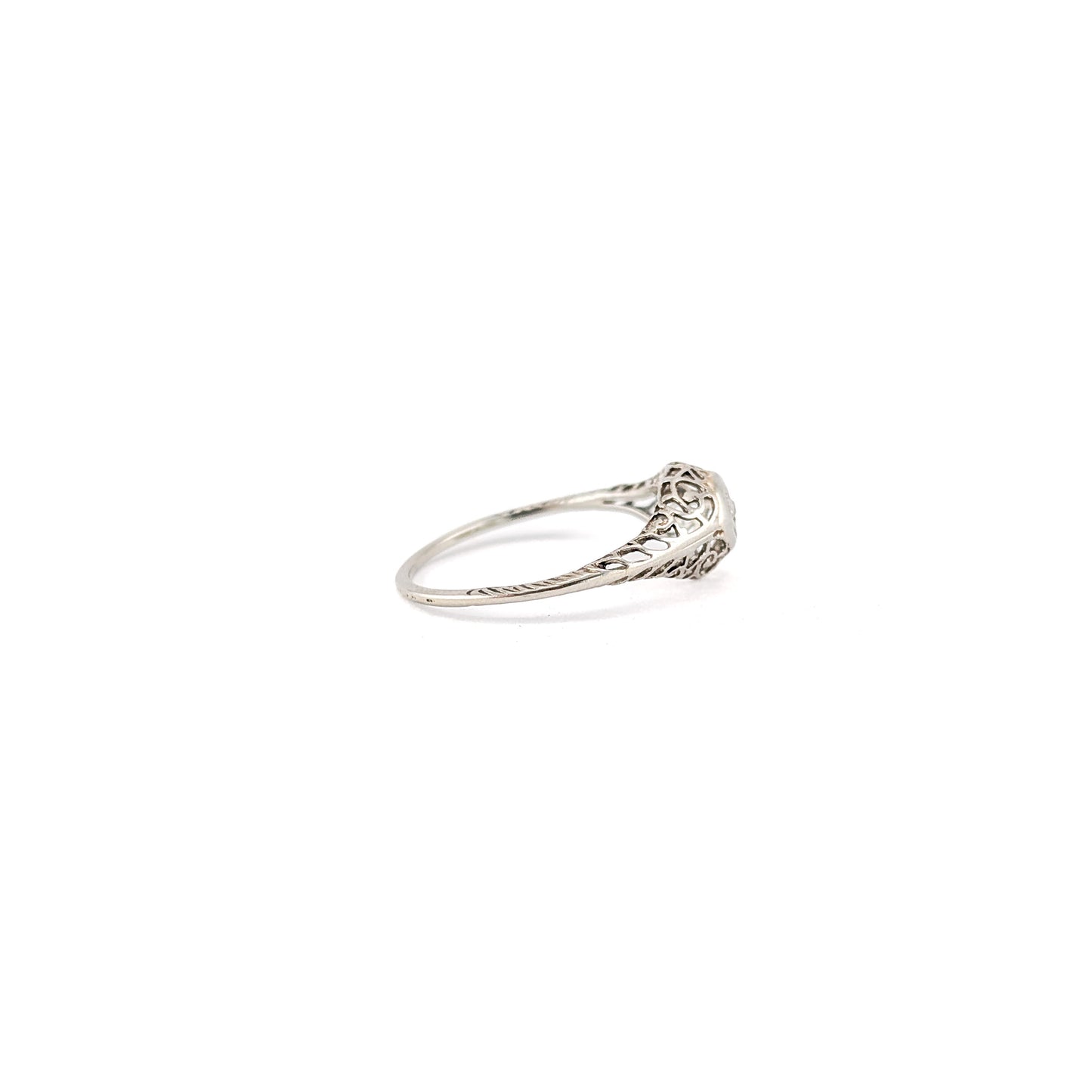 Antique 18K White Gold Diamond Filigree Ring – Delicate Openwork Solitaire