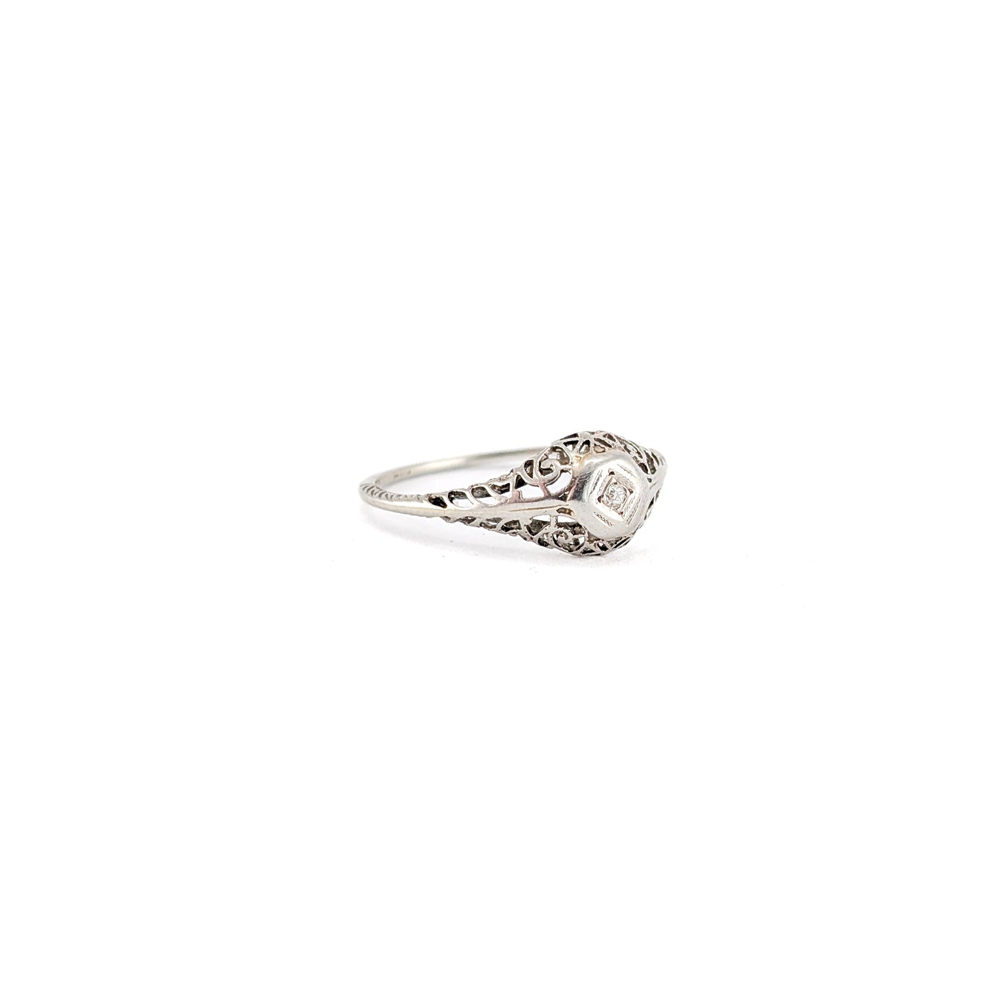 Antique 18K White Gold Diamond Filigree Ring – Delicate Openwork Solitaire