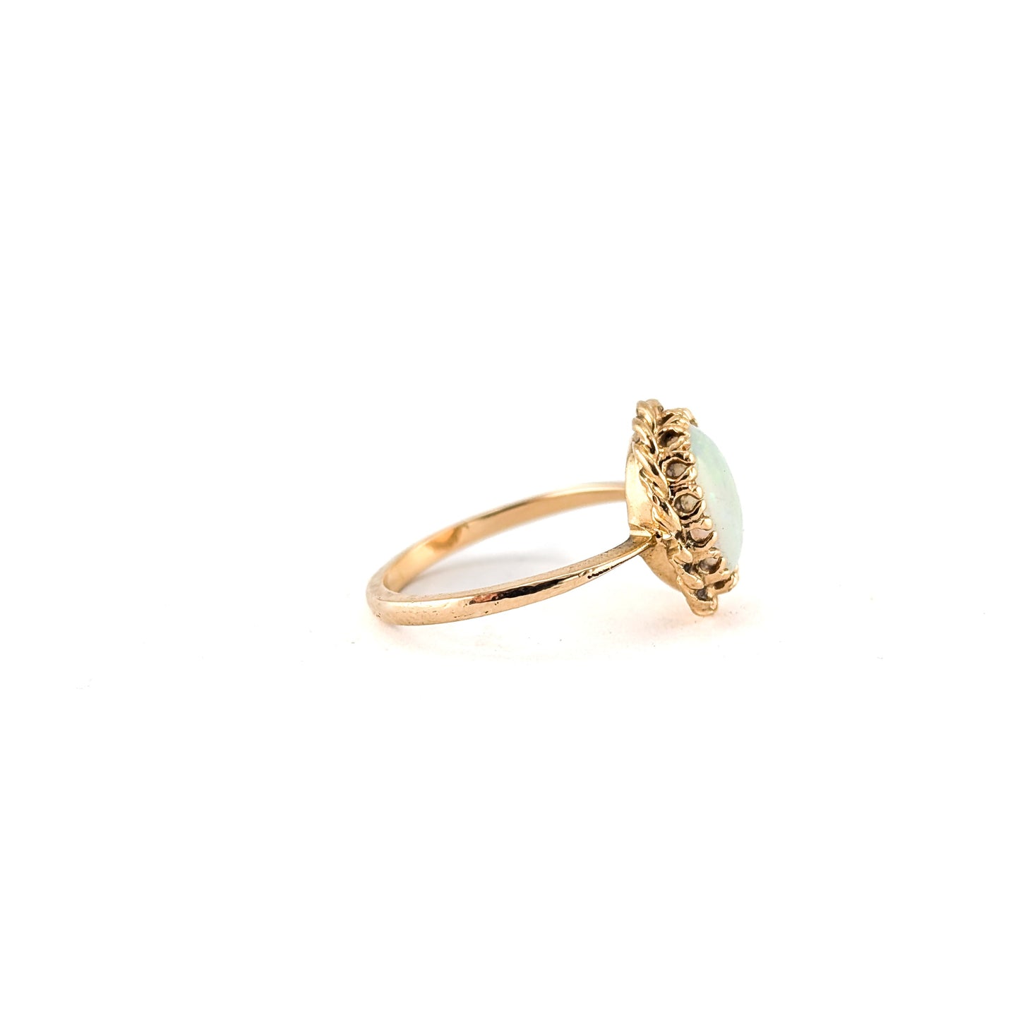 Vintage 14K Gold Oval Opal Cabochon Ring