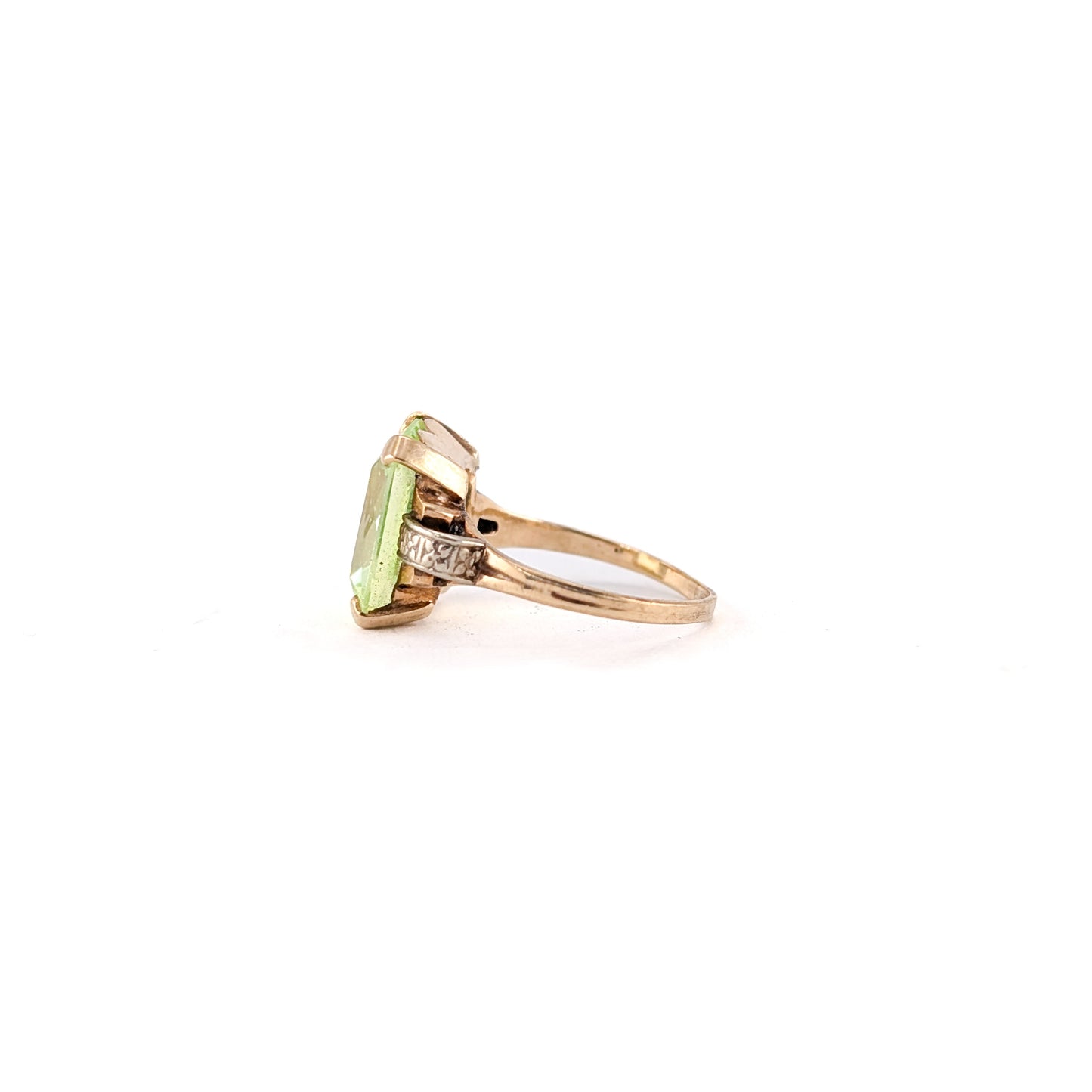Vintage 10K Yellow & White Gold Uranium Spinel Ring – Two-Tone Engraved Shoulders, Emerald Cut Stone