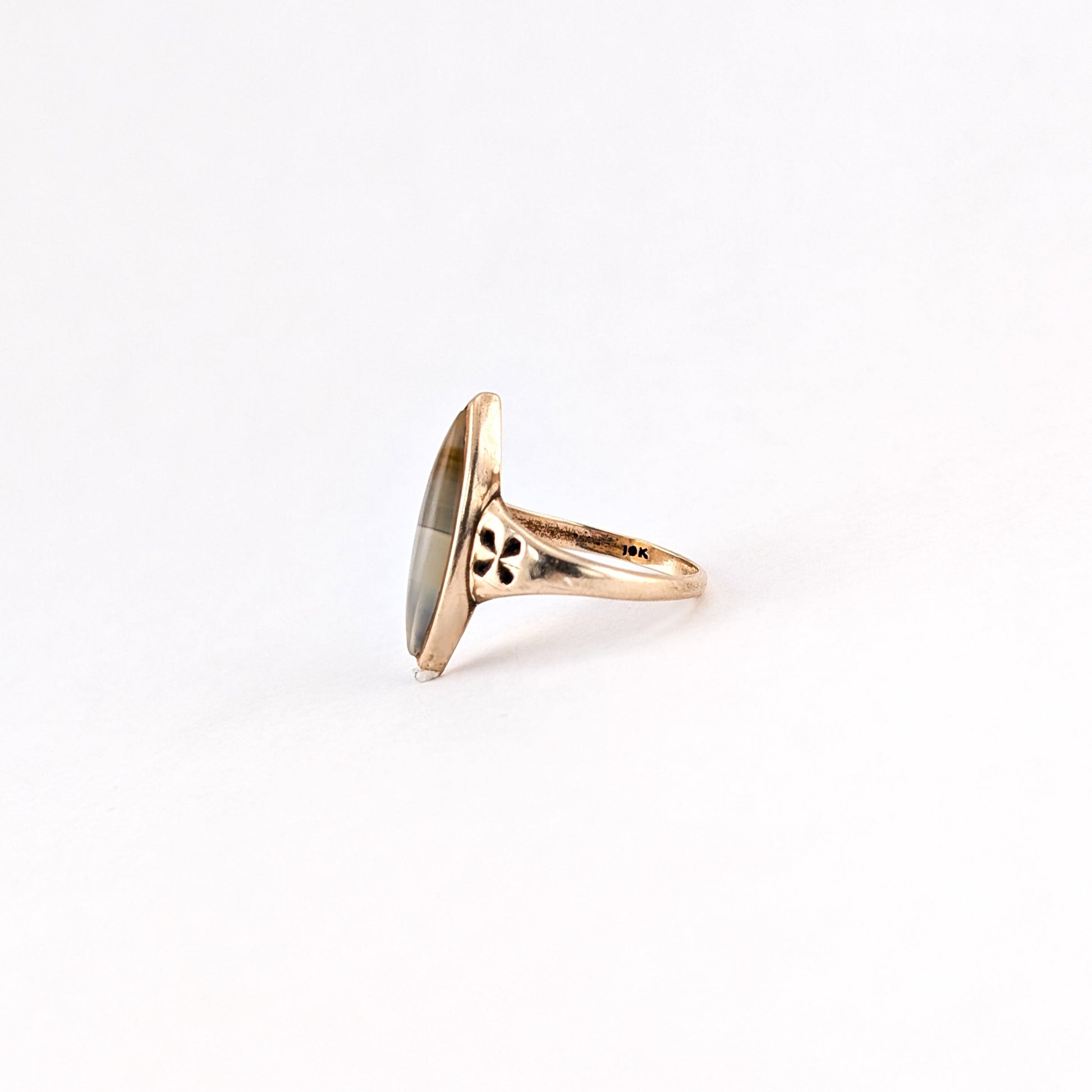 Antique 10K Gold Banded Agate Navette Ring