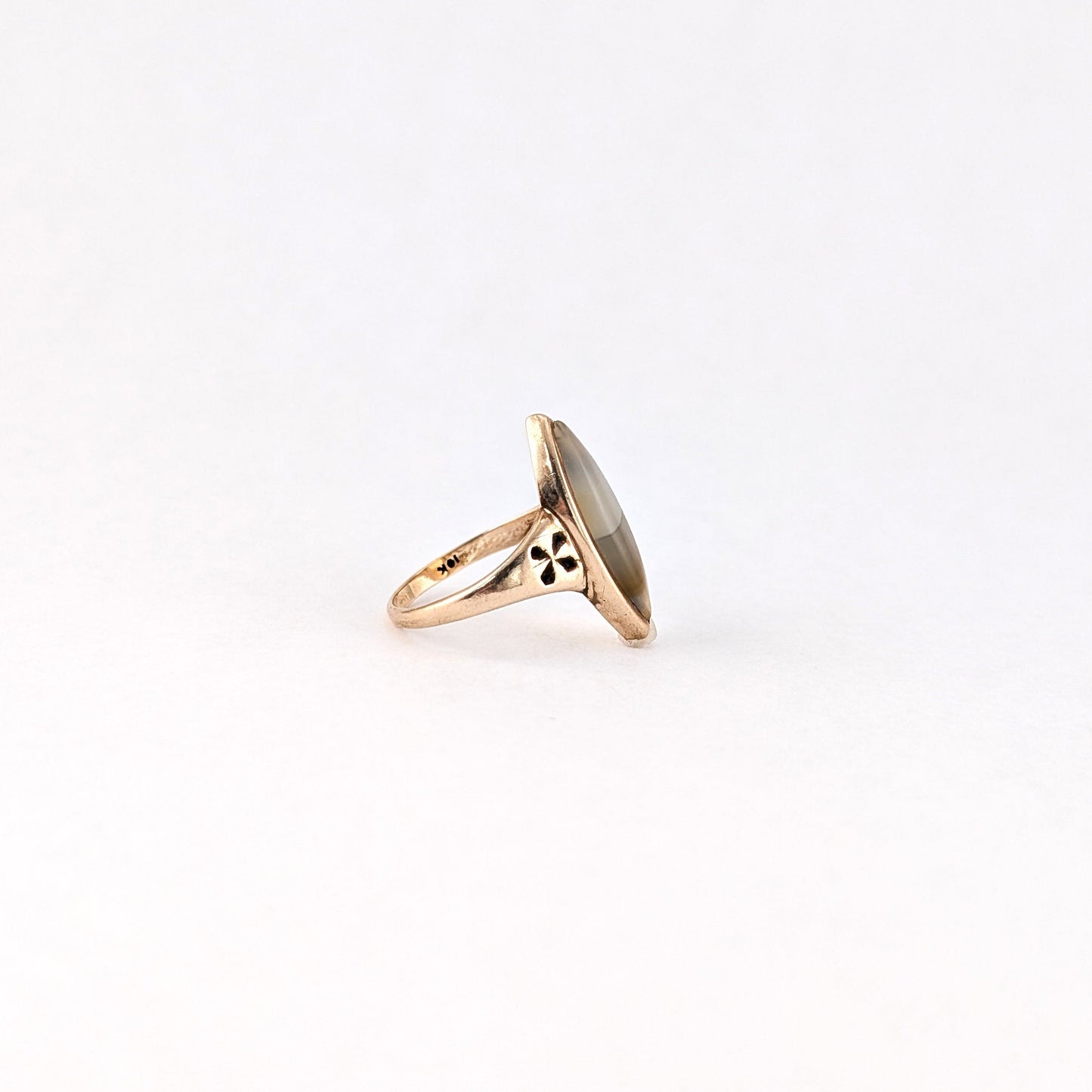 Antique 10K Gold Banded Agate Navette Ring