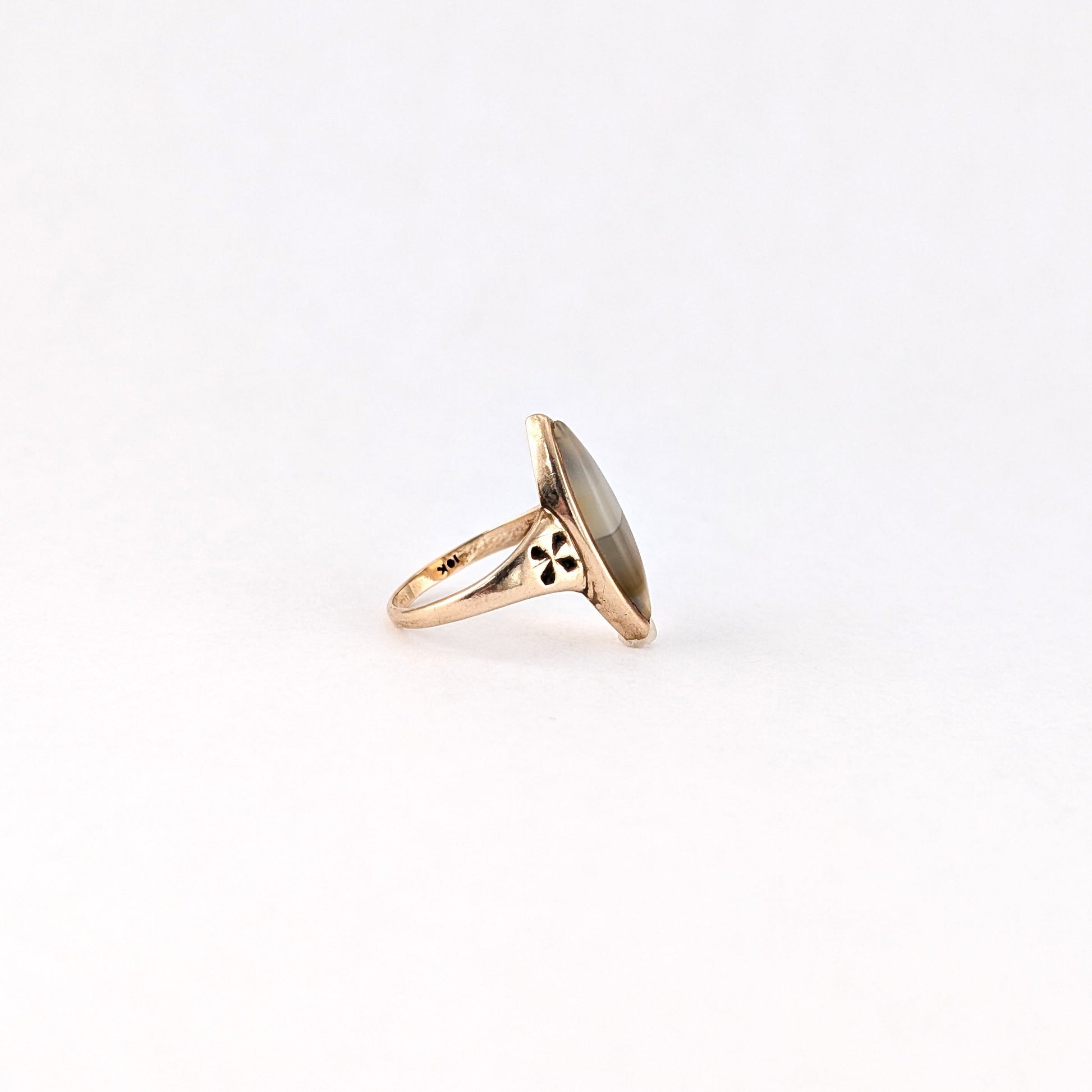 Antique 10K Gold Banded Agate Navette Ring