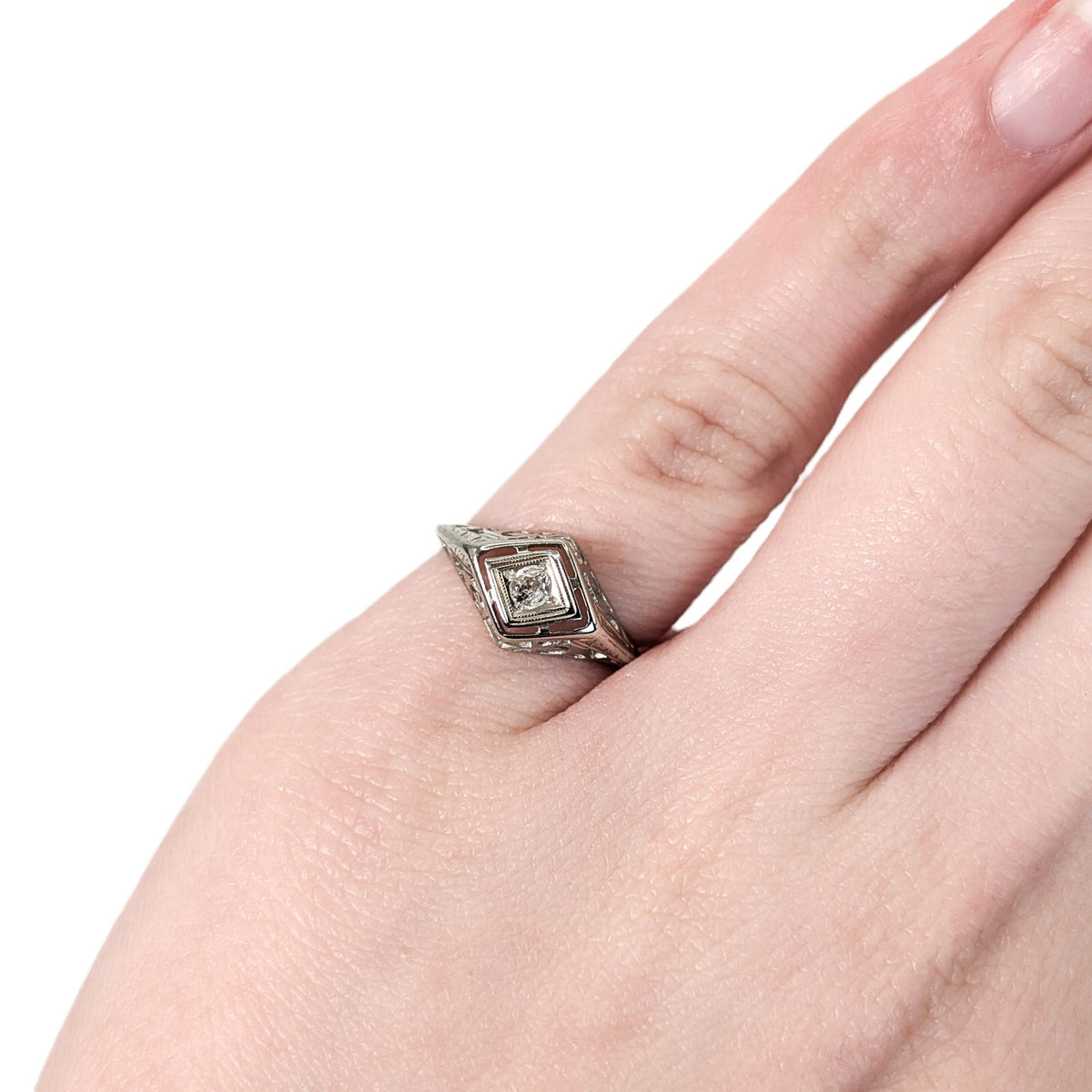 Antique 18K White Gold Old Mine Cut Diamond Ring