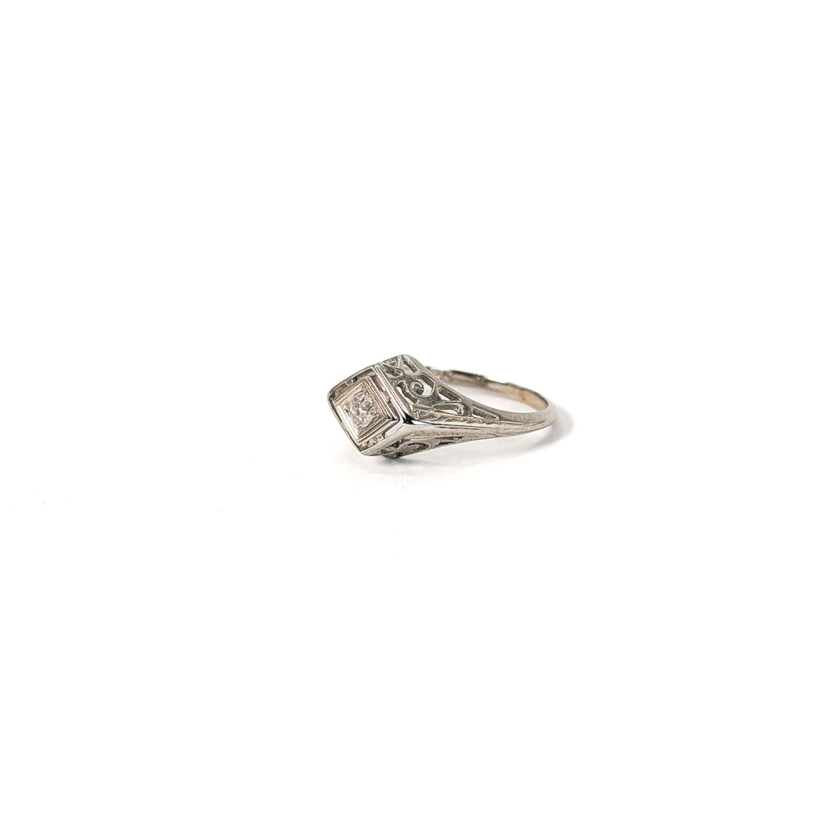 Antique 18K White Gold Old Mine Cut Diamond Ring
