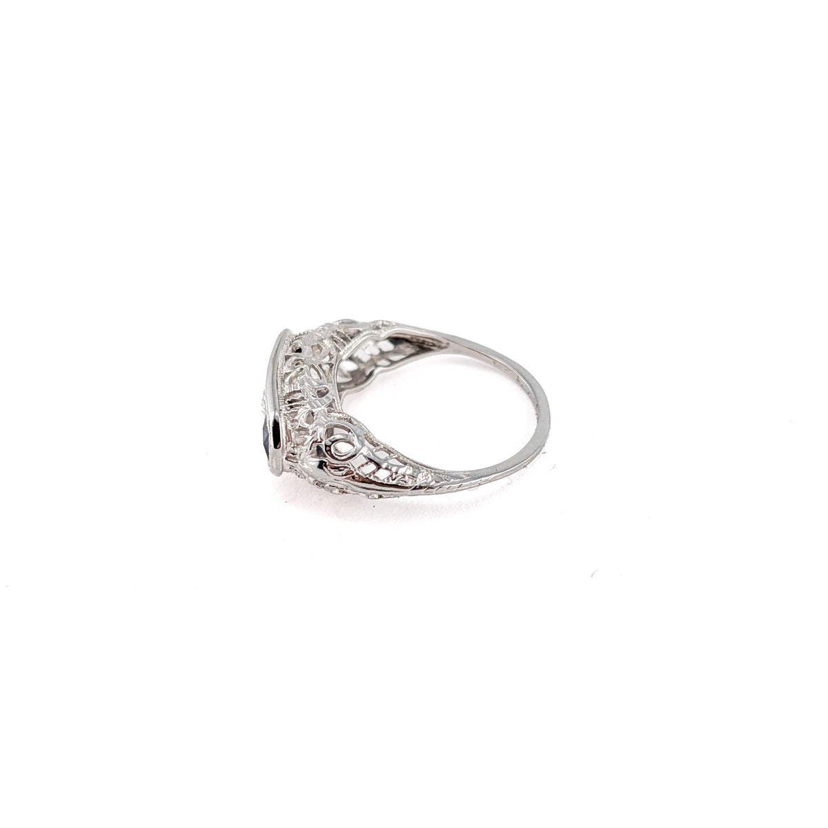Antique Art Deco 18K White Gold Diamond & Synthetic Sapphire Filigree Ring