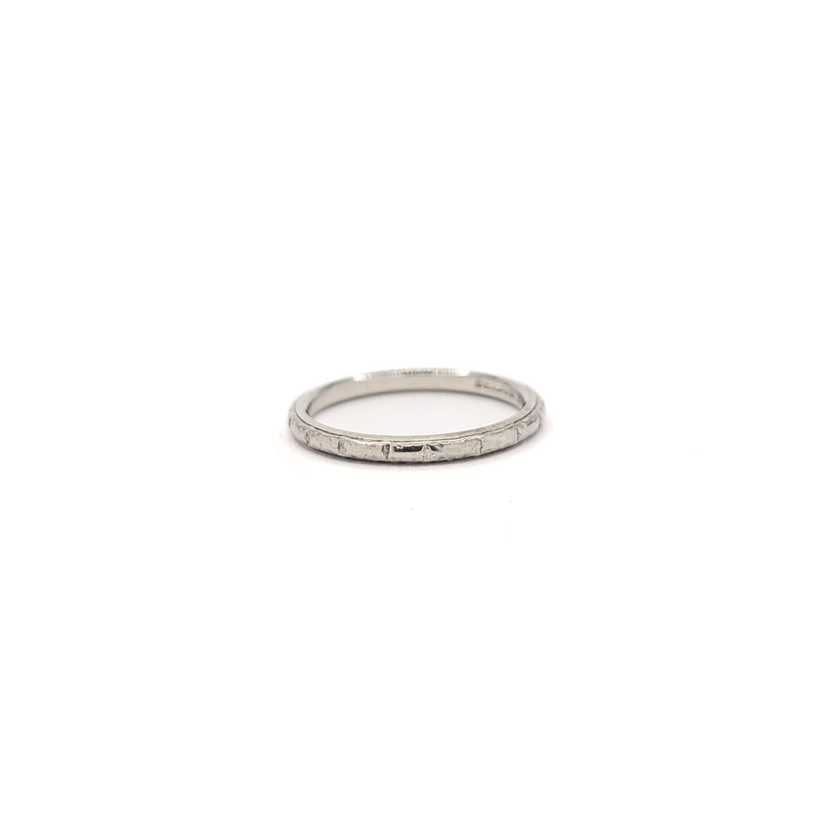 Antique Art Deco Belais 18K White Gold Engraved Band