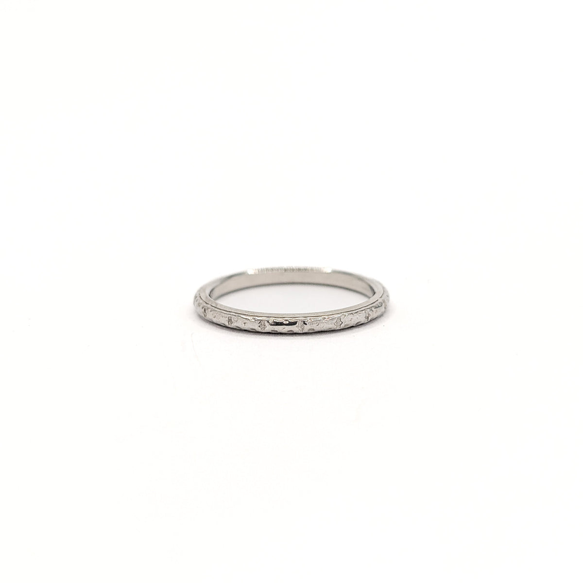 Antique Art Deco Belais 18K White Gold Engraved Band