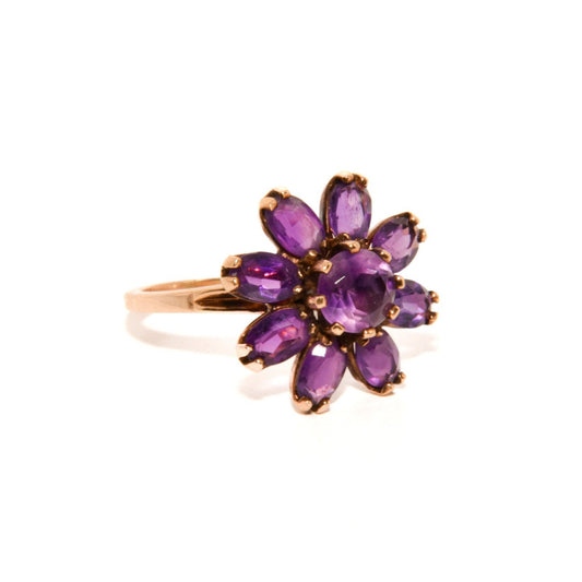 Vintage 14k Gold Amethyst Cluster Ring – A Statement of Bold Elegance