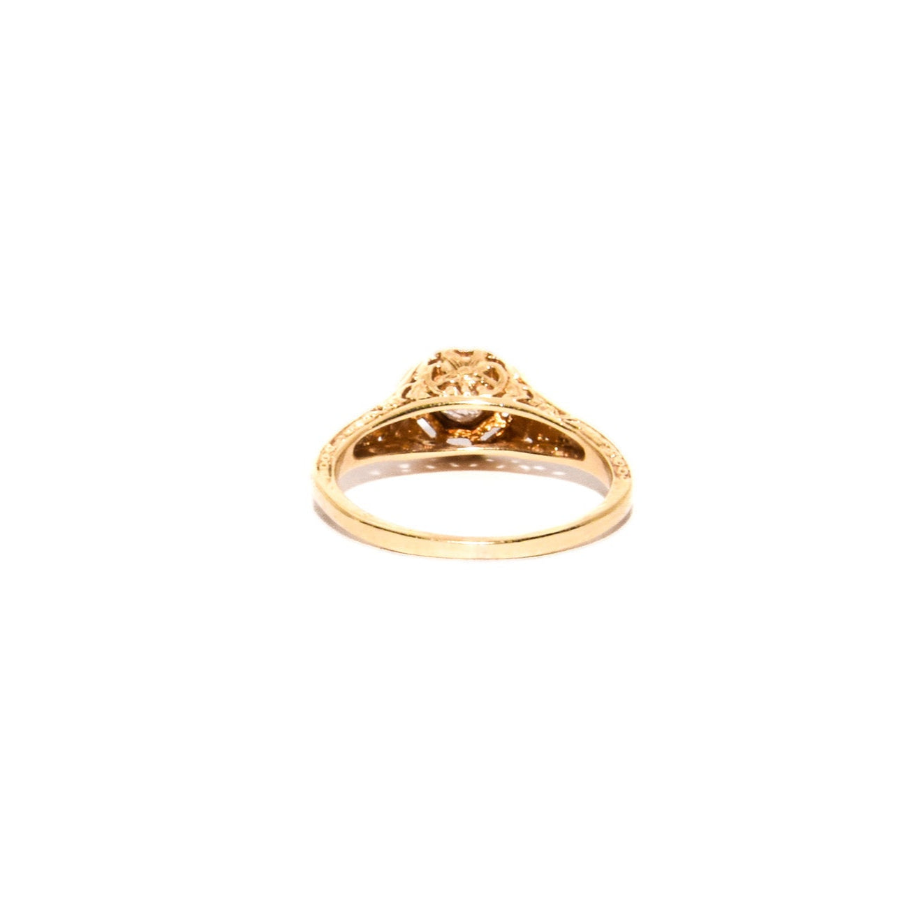 14k Gold Art Deco Diamond Filigree Ring – Elegance Meets Timeless Style