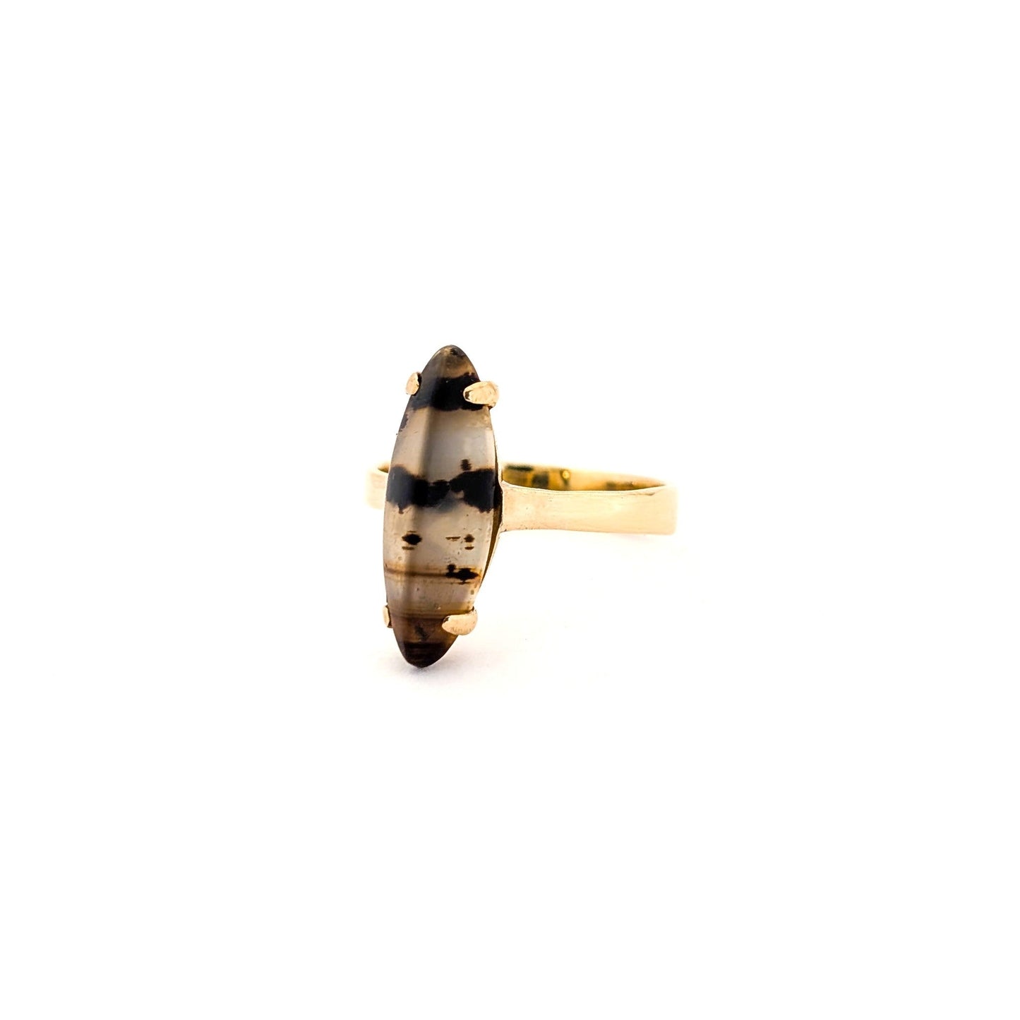 Exquisite Vintage 14K Yellow Gold Agate Ring