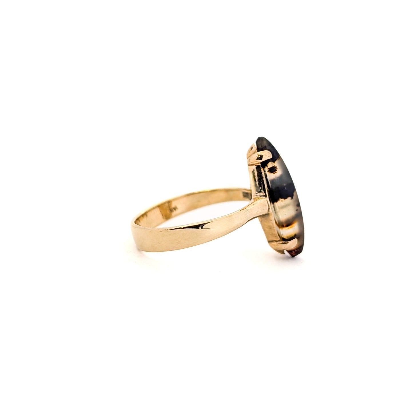 Exquisite Vintage 14K Yellow Gold Agate Ring