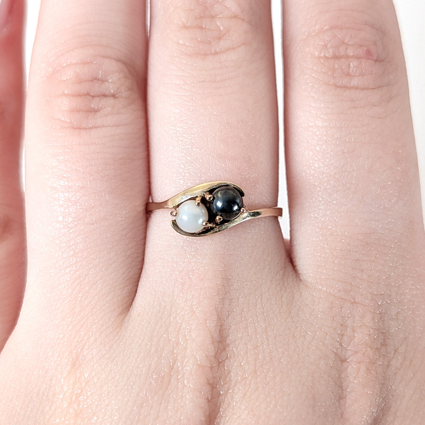 Vintage 10K Gold Ring with White and Tahitian Pearls