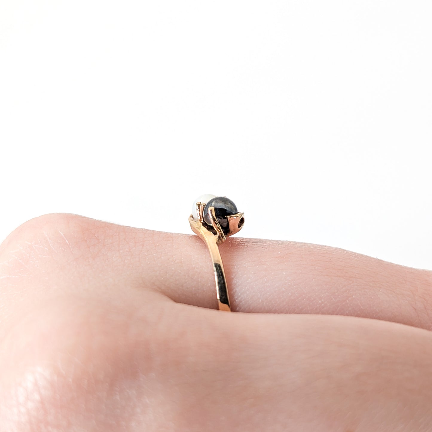 Vintage 10K Gold Ring with White and Tahitian Pearls