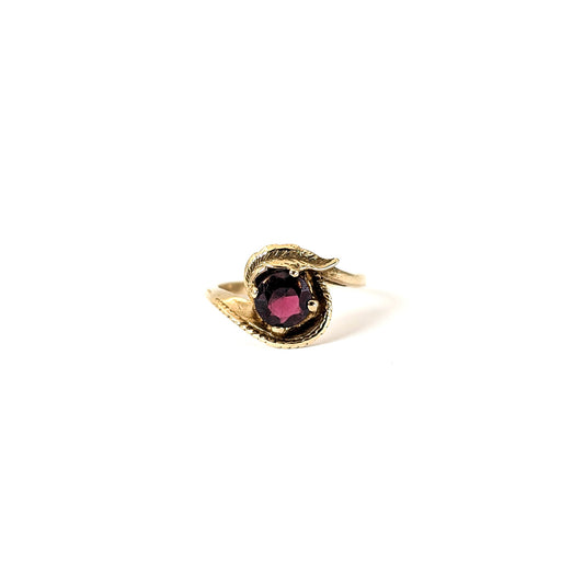 Vintage 14K Gold Garnet Feather Ring