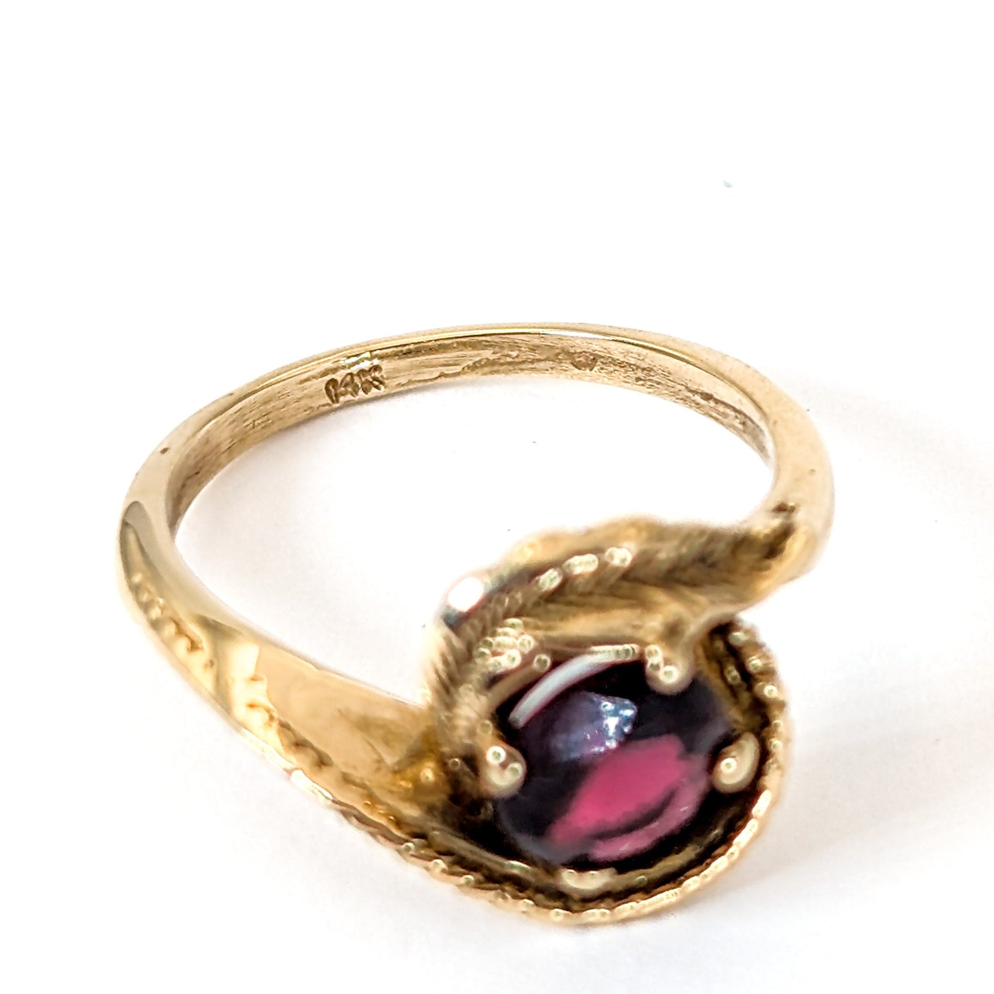 Vintage 14K Gold Garnet Feather Ring