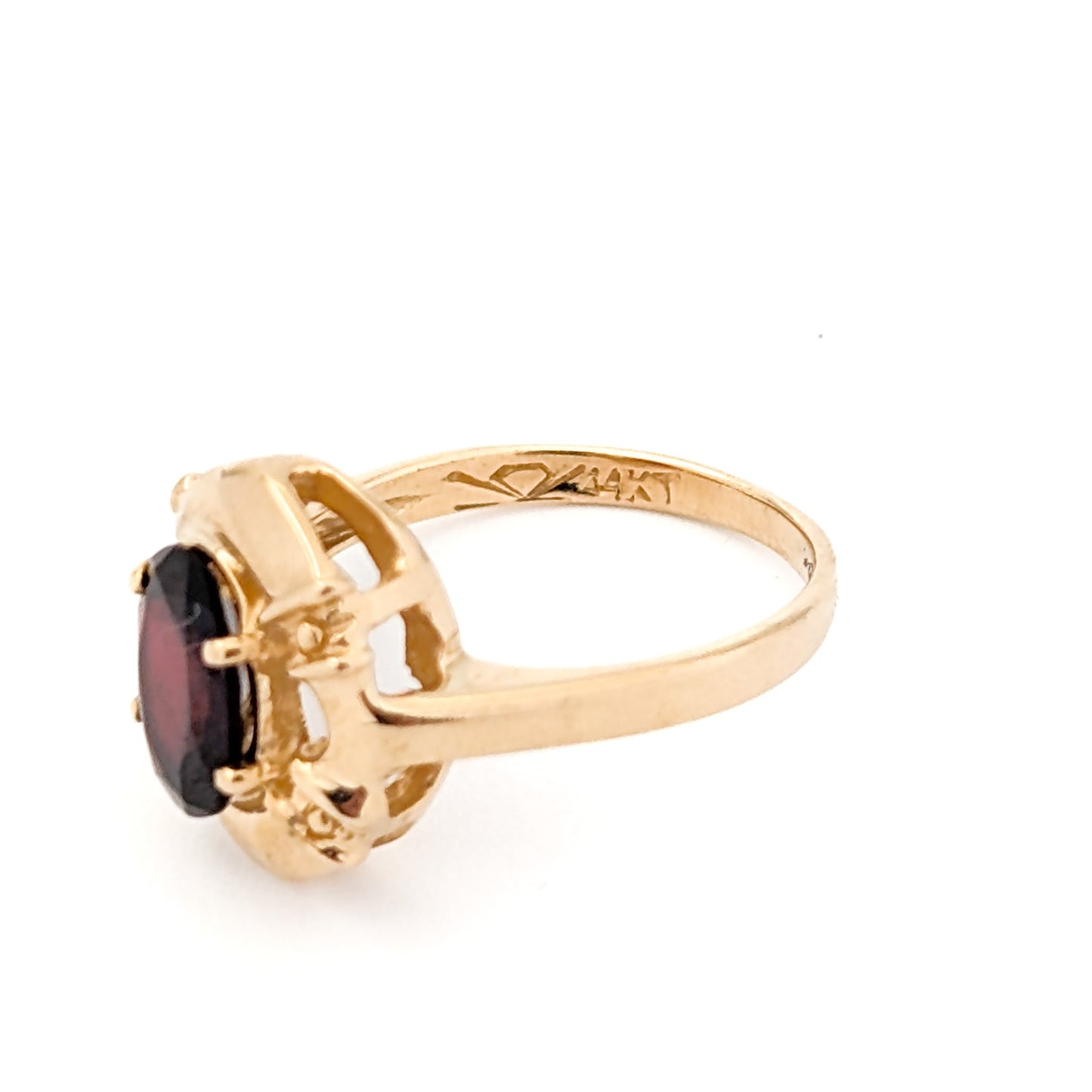 Vintage 14K Gold Garnet & Diamond Ring