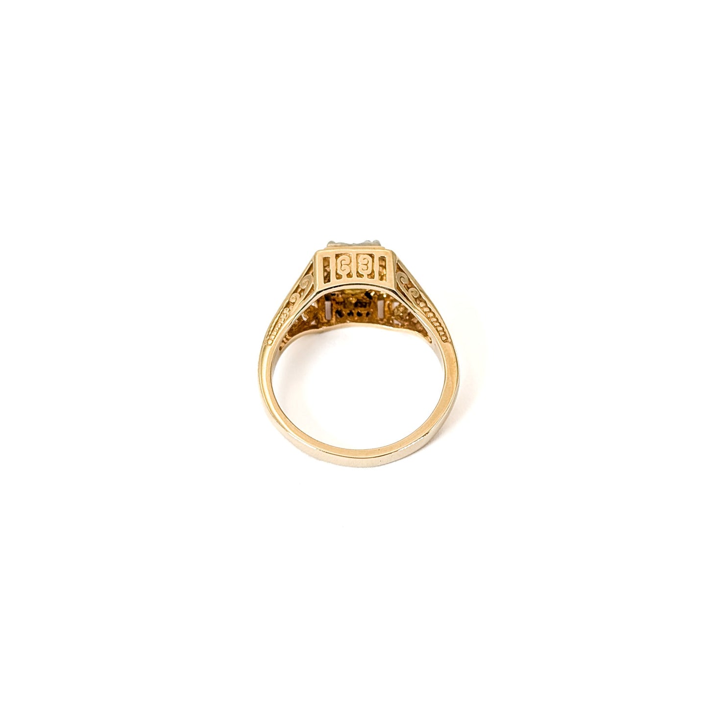 Vintage 14K Gold Diamond Ring with Ornate Filigree