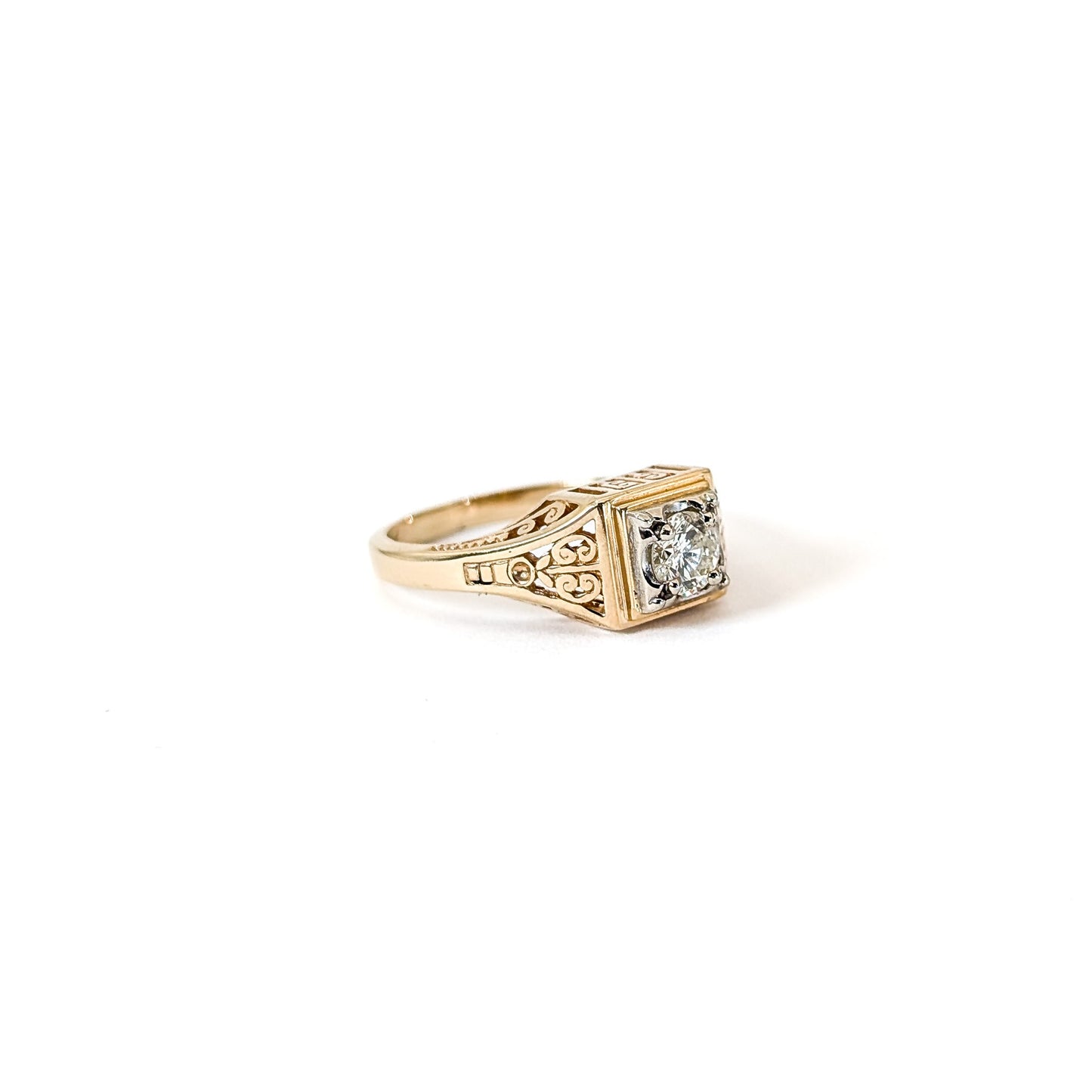 Vintage 14K Gold Diamond Ring with Ornate Filigree