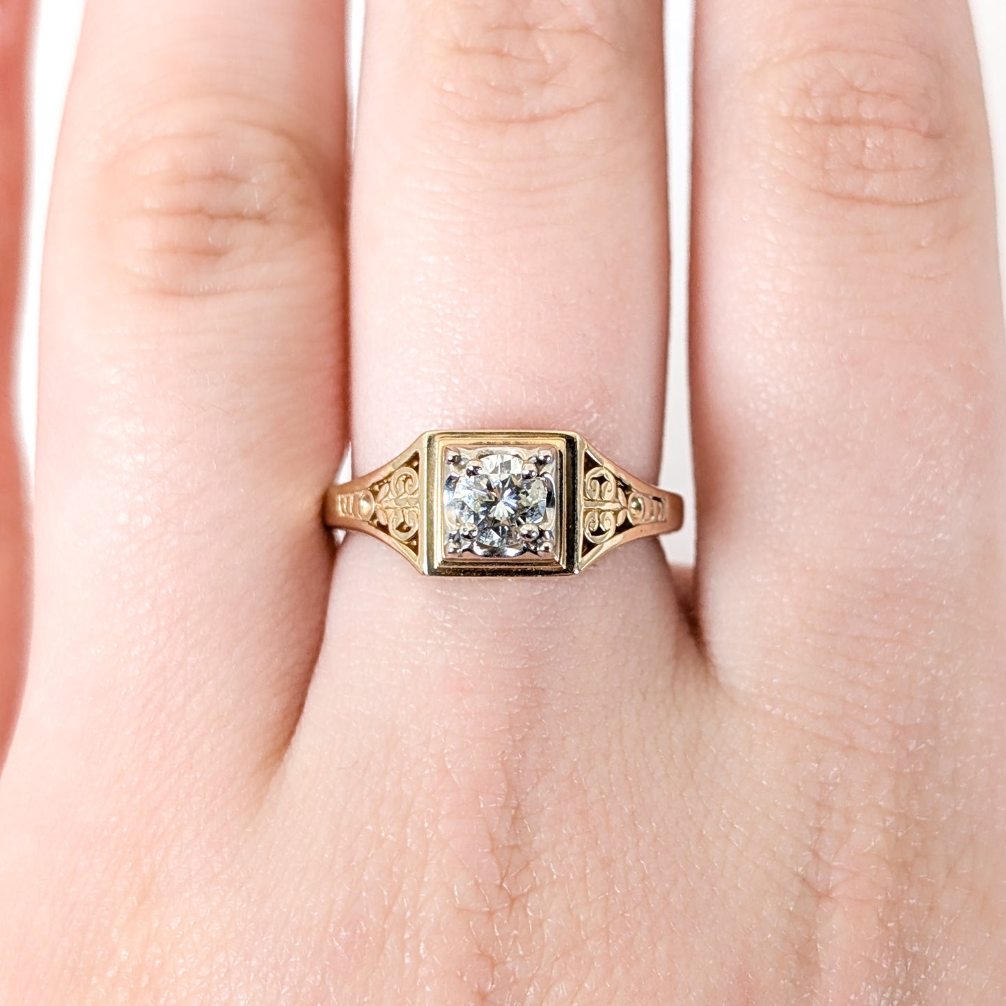 Vintage 14K Gold Diamond Ring with Ornate Filigree