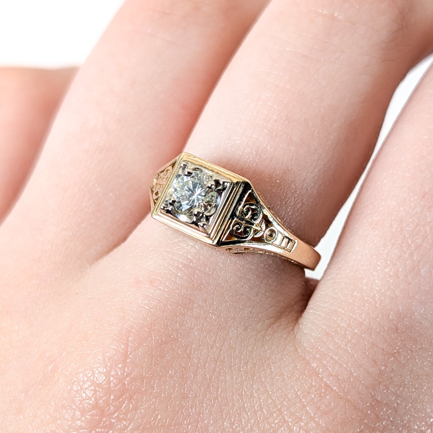 Vintage 14K Gold Diamond Ring with Ornate Filigree