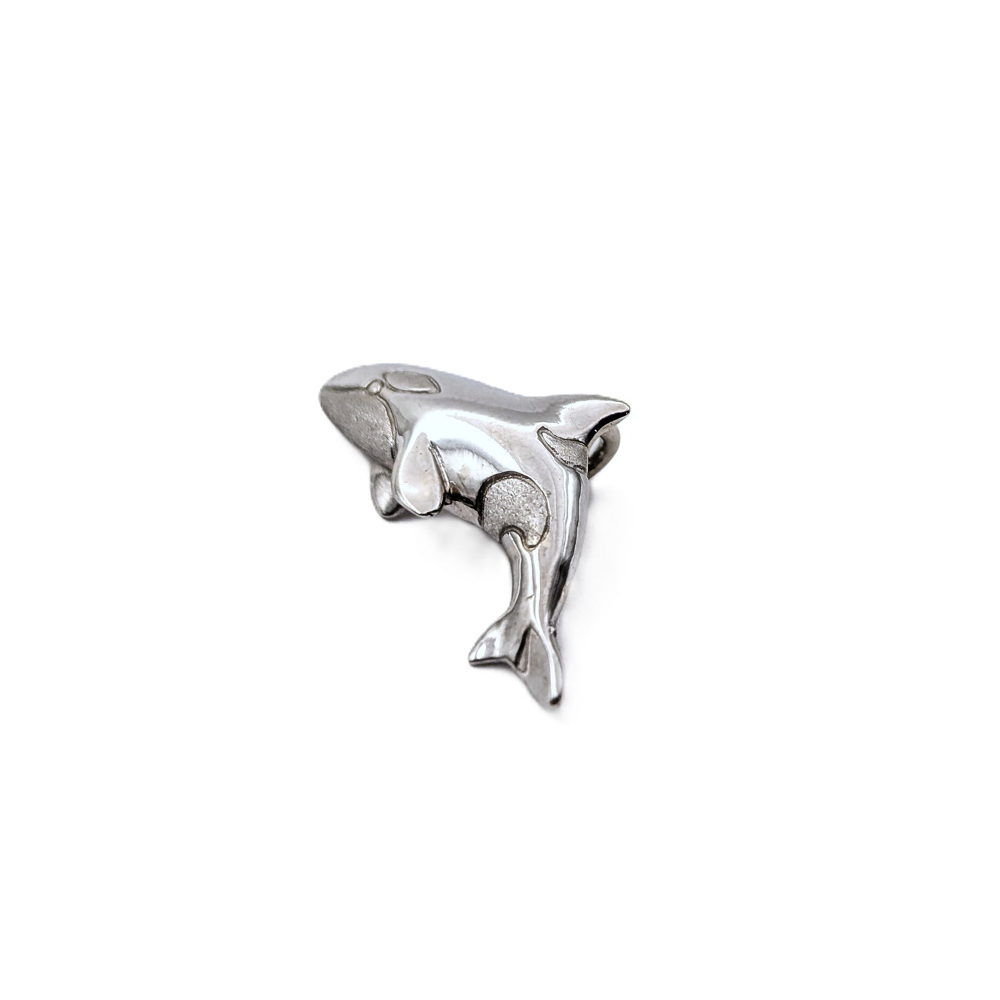 14K White Gold Orca Pendant – Ocean-Inspired Design