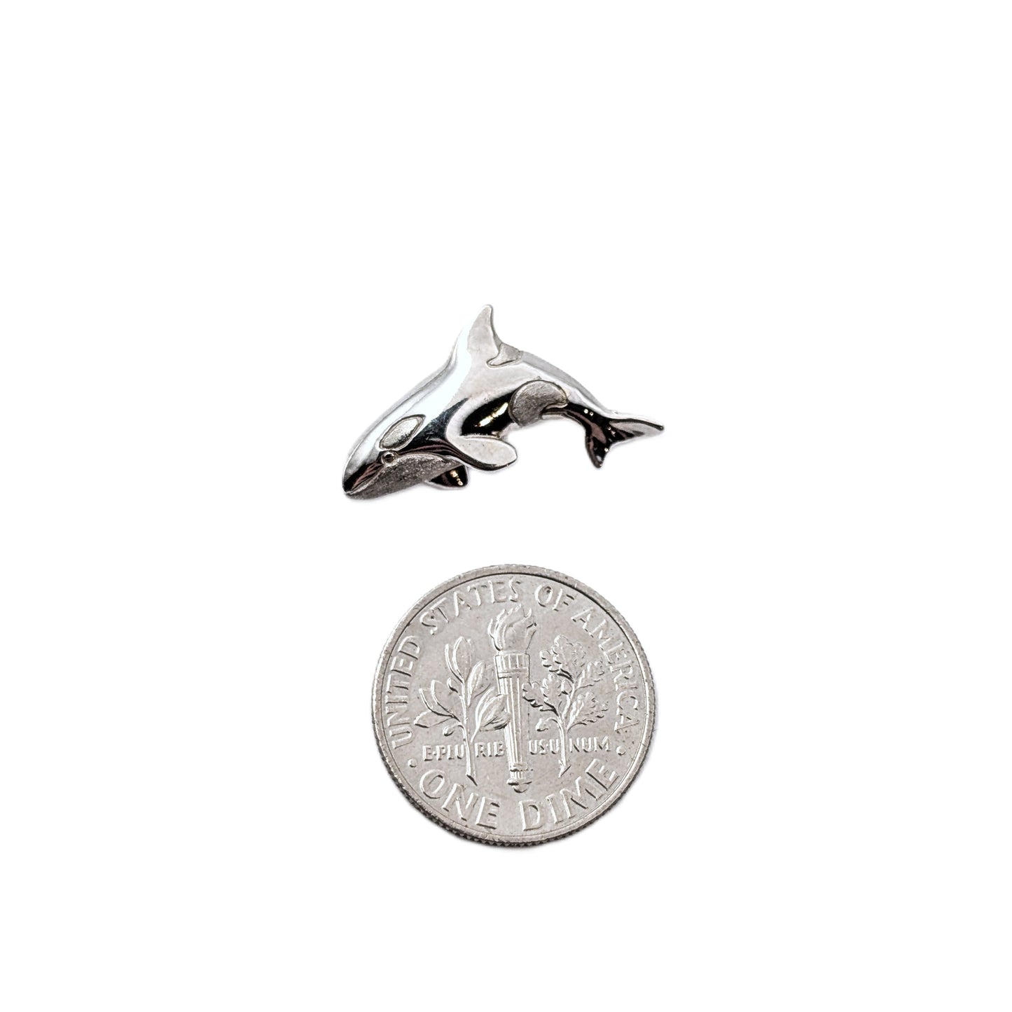 14K White Gold Orca Pendant – Ocean-Inspired Design
