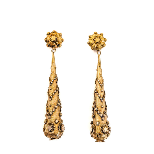 Pair of gold Georgian-era earrings with intricate designs on a white background. Crafted in solid 14K yellow gold, they feature the highly skilled and delicate art of cannetille work, They are a breathtaking example of early 19th-century goldsmithing.