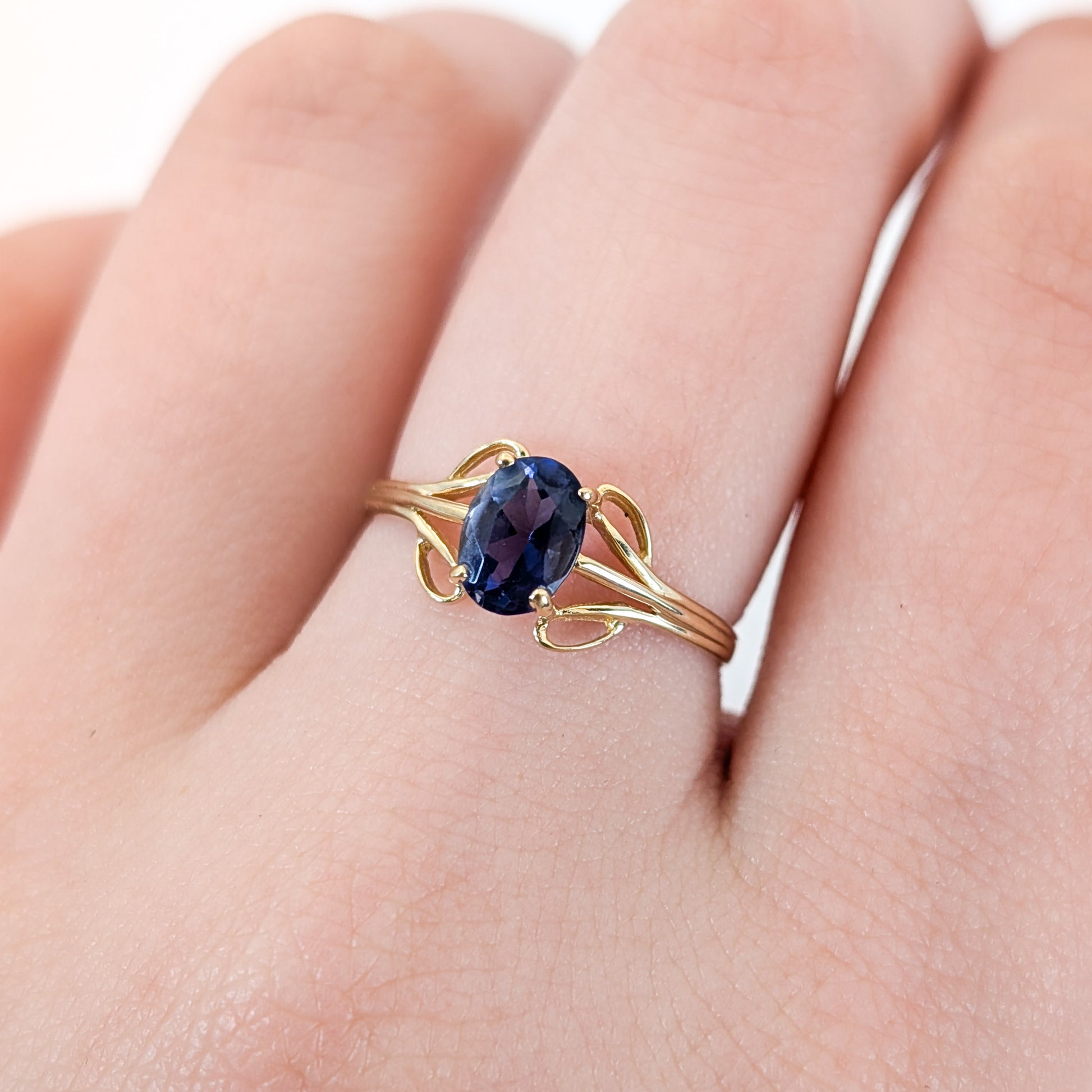 Vintage 14K Yellow Gold Iolite Ring