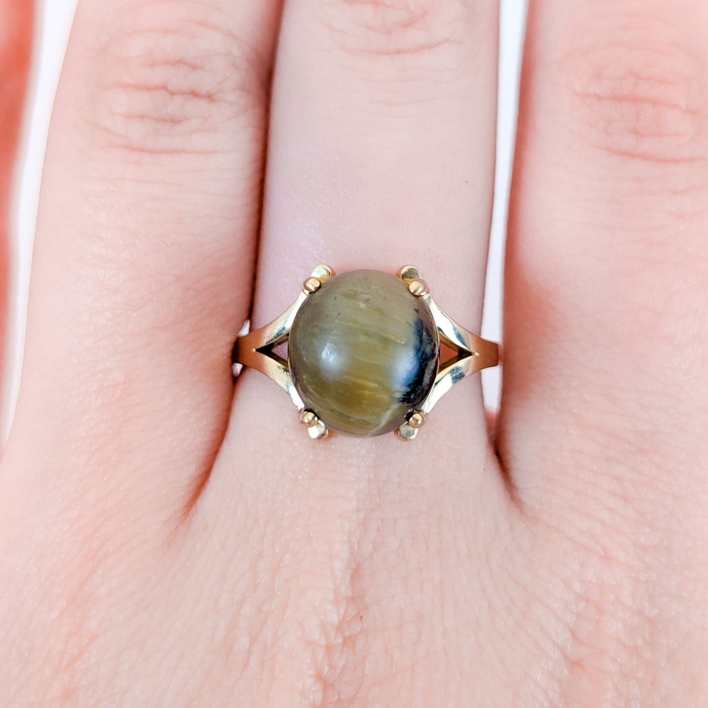 Vintage 14K Gold Cat’s Eye Chrysoberyl Ring