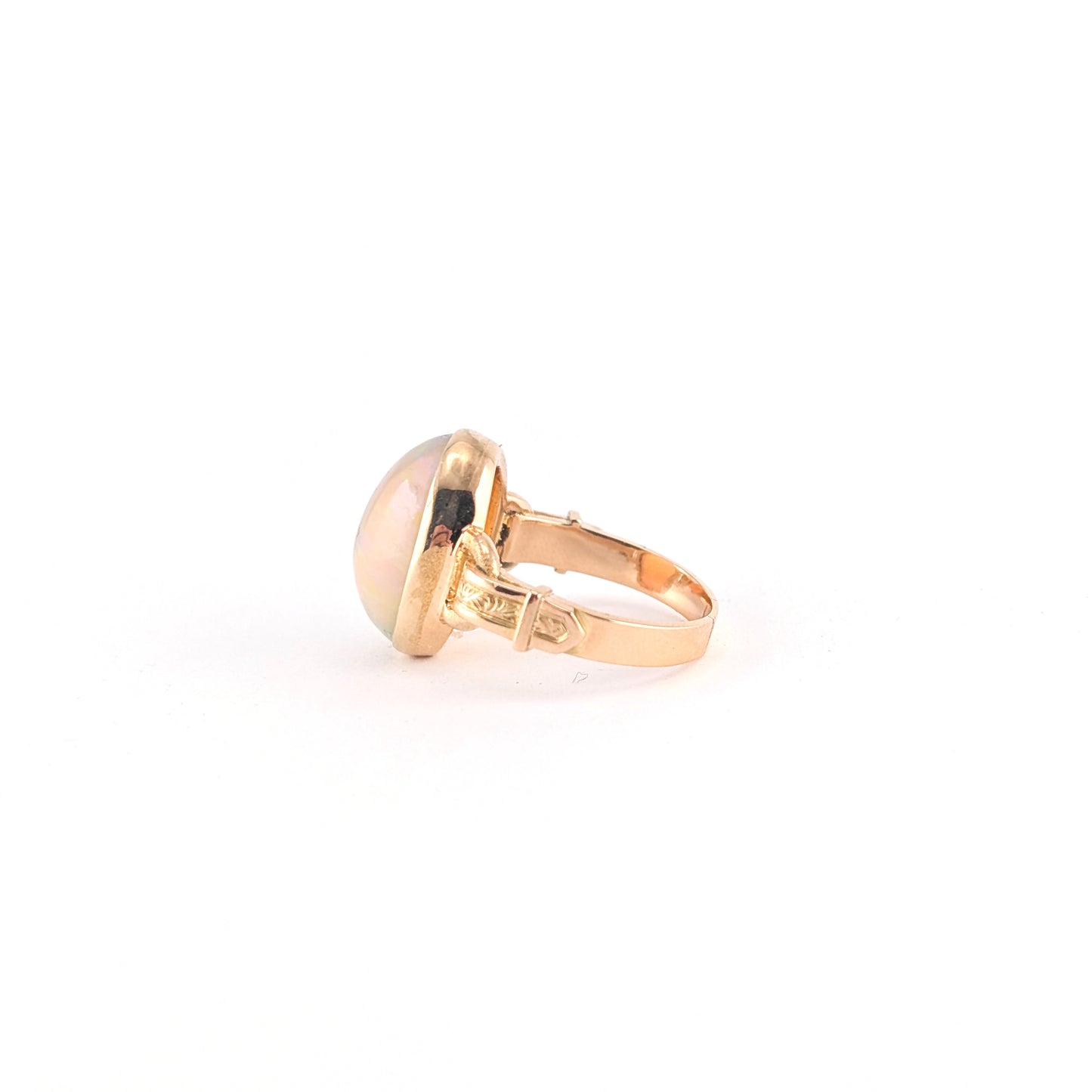 Vintage 7.4ct Opal Ring in Solid 14K Gold - Retro