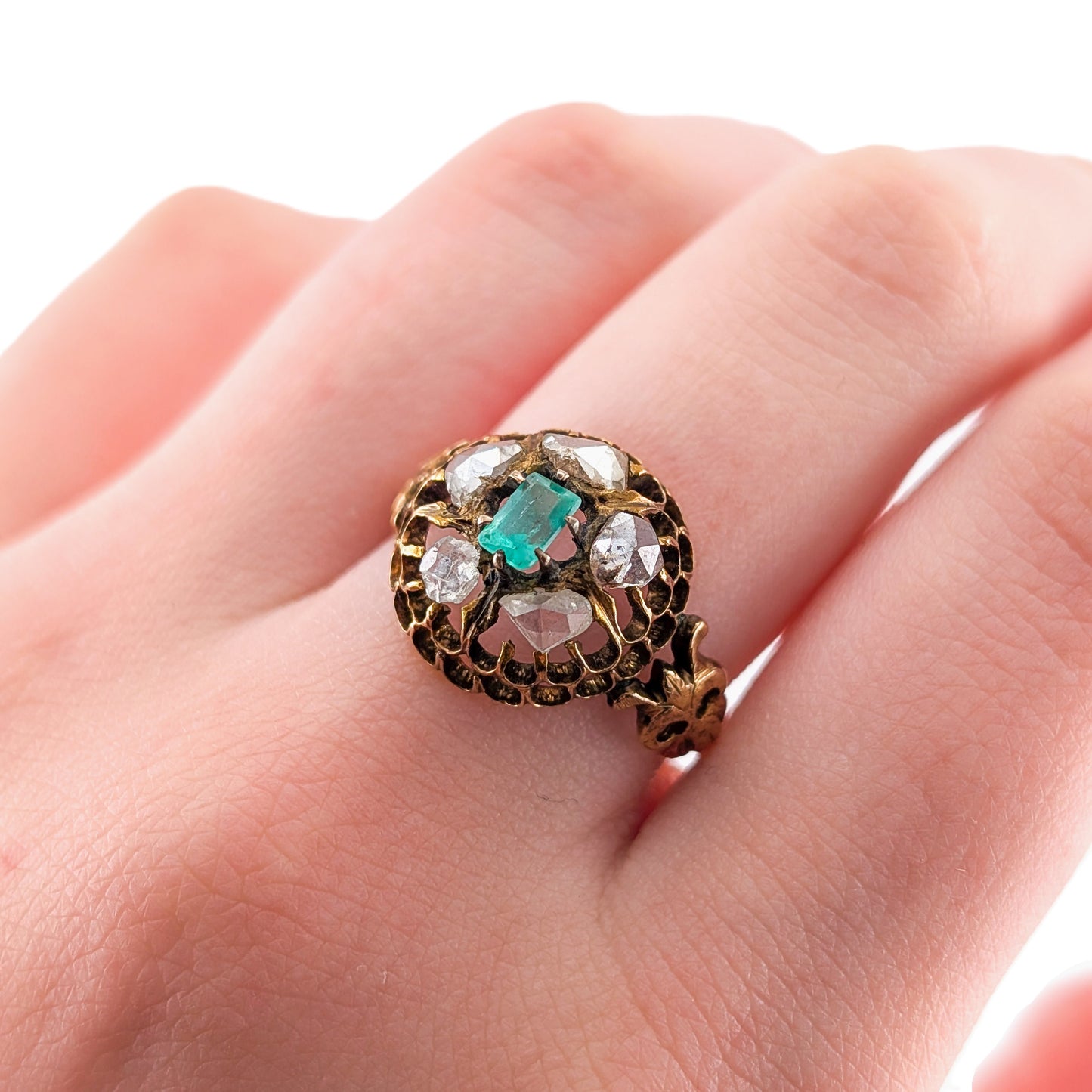 Antique 14K Gold Emerald and Rose Cut Diamond Cluster Ring