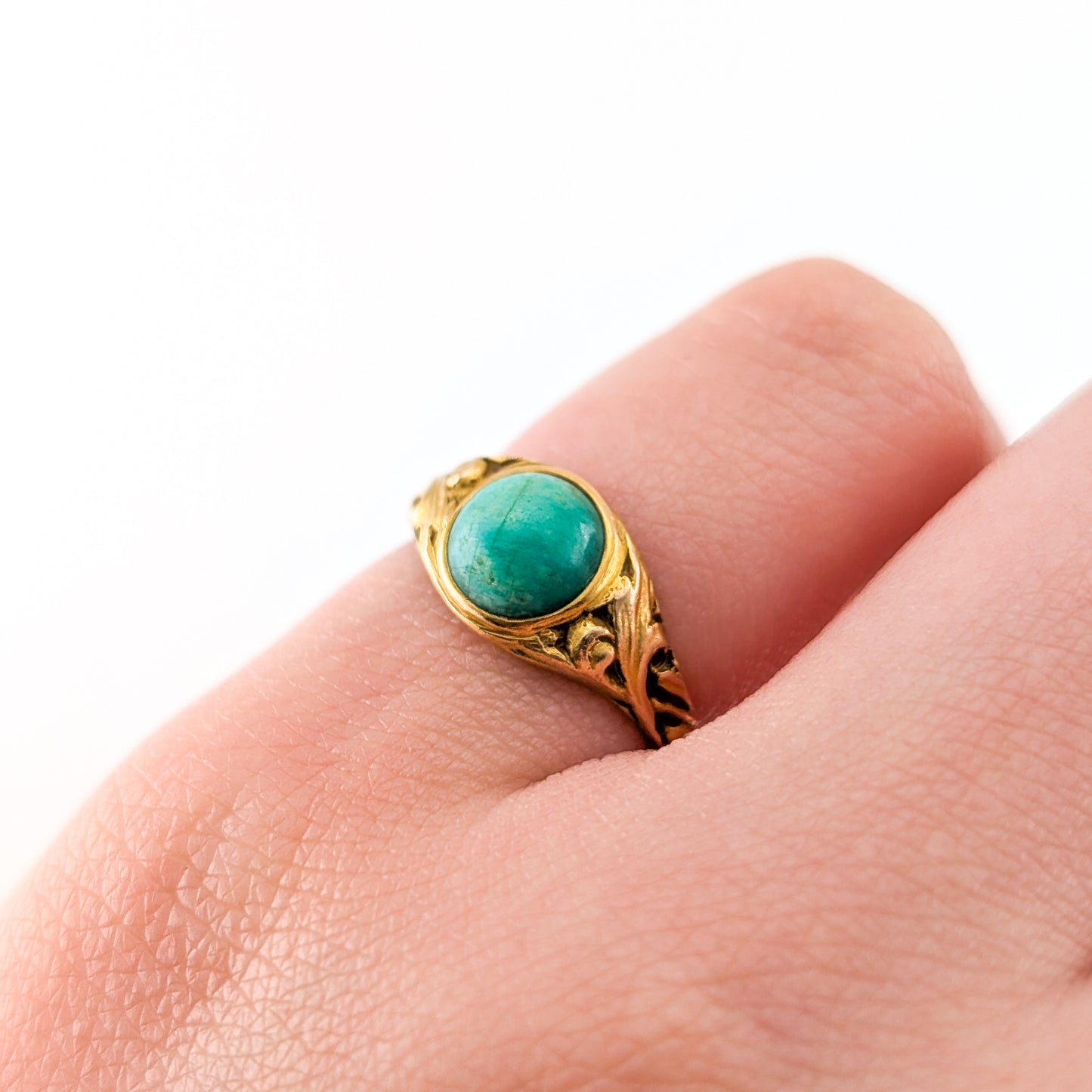 Antique Art Nouveau 14K Gold Green Aventurine Ring