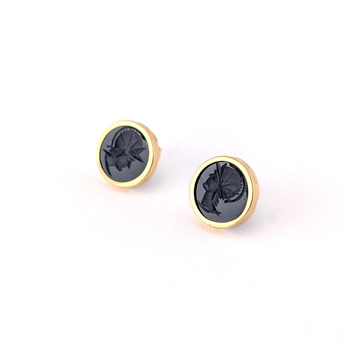 Vintage 14K Gold Black Onyx Intaglio Earrings – Roman Warrior Studs
