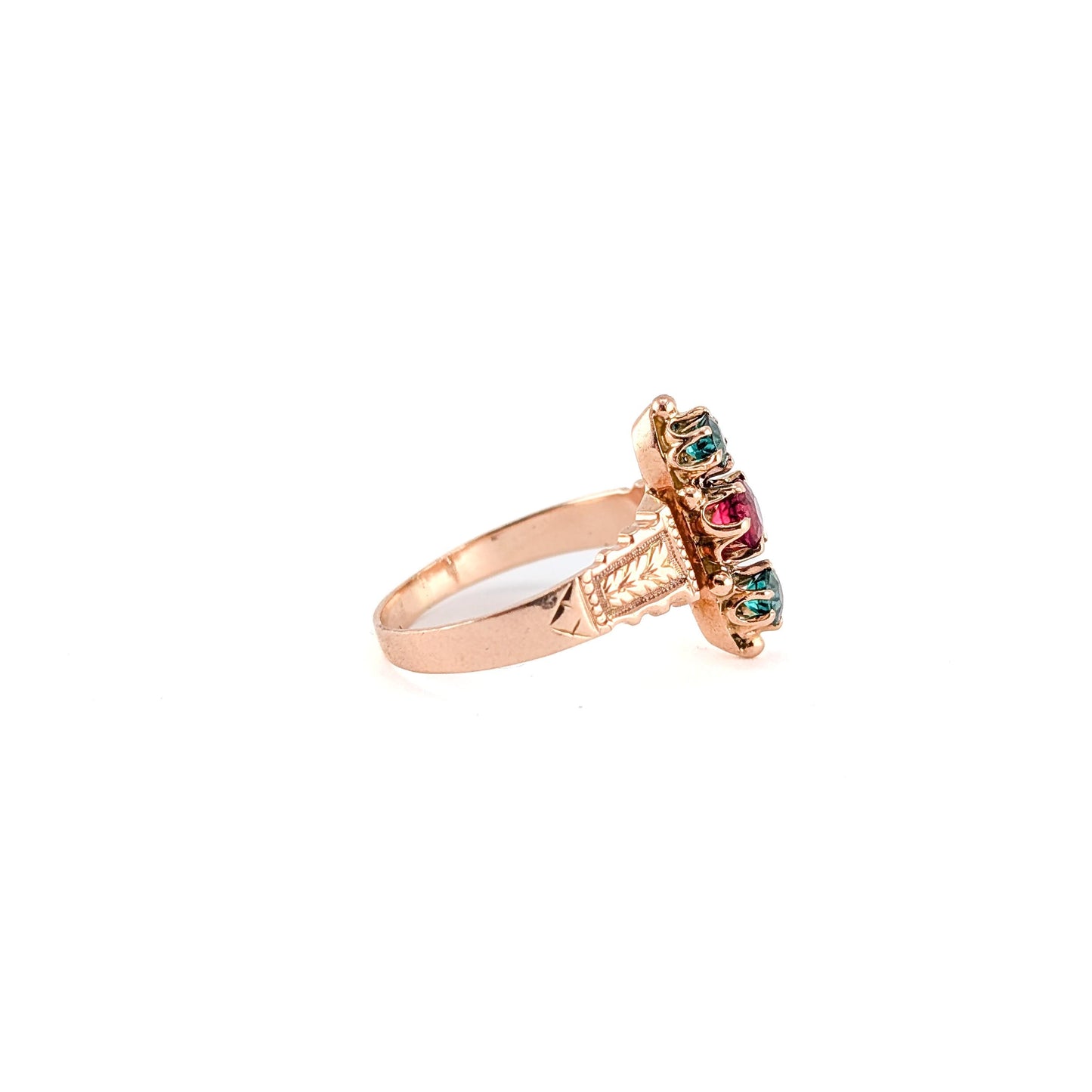 Antique 9k Gold Victorian Glass Paste Ring with Engraved Shoulders