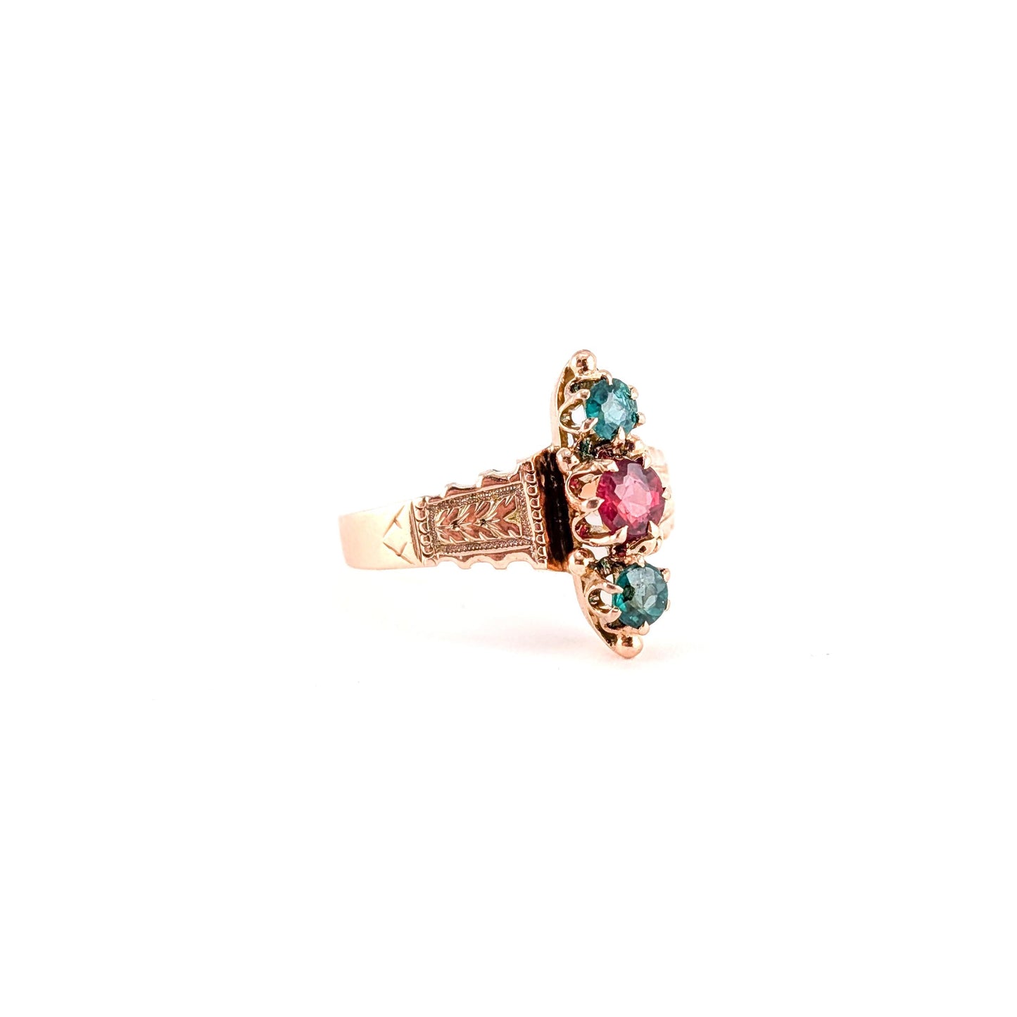 Antique 9k Gold Victorian Glass Paste Ring with Engraved Shoulders