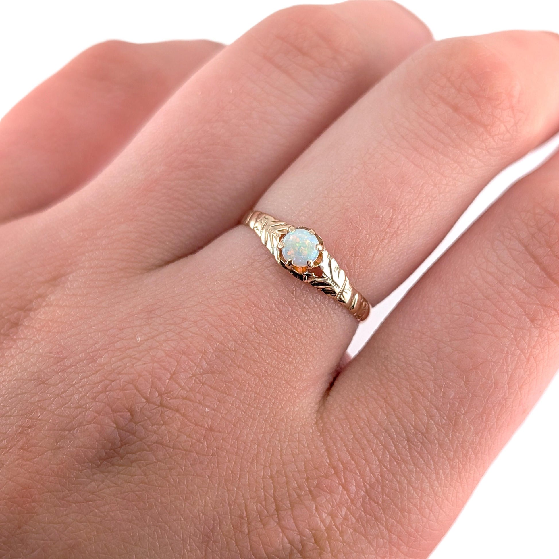 Antique Victorian 10k Gold Opal Ring