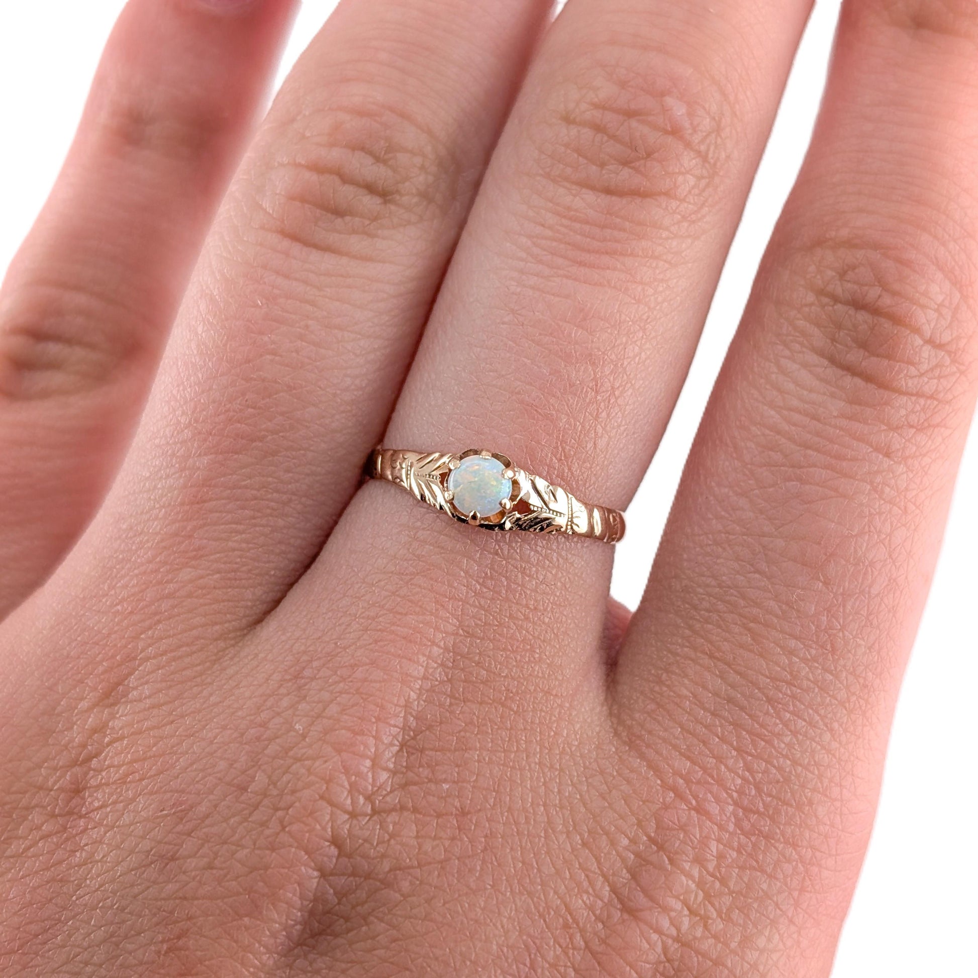 Antique Victorian 10k Gold Opal Ring