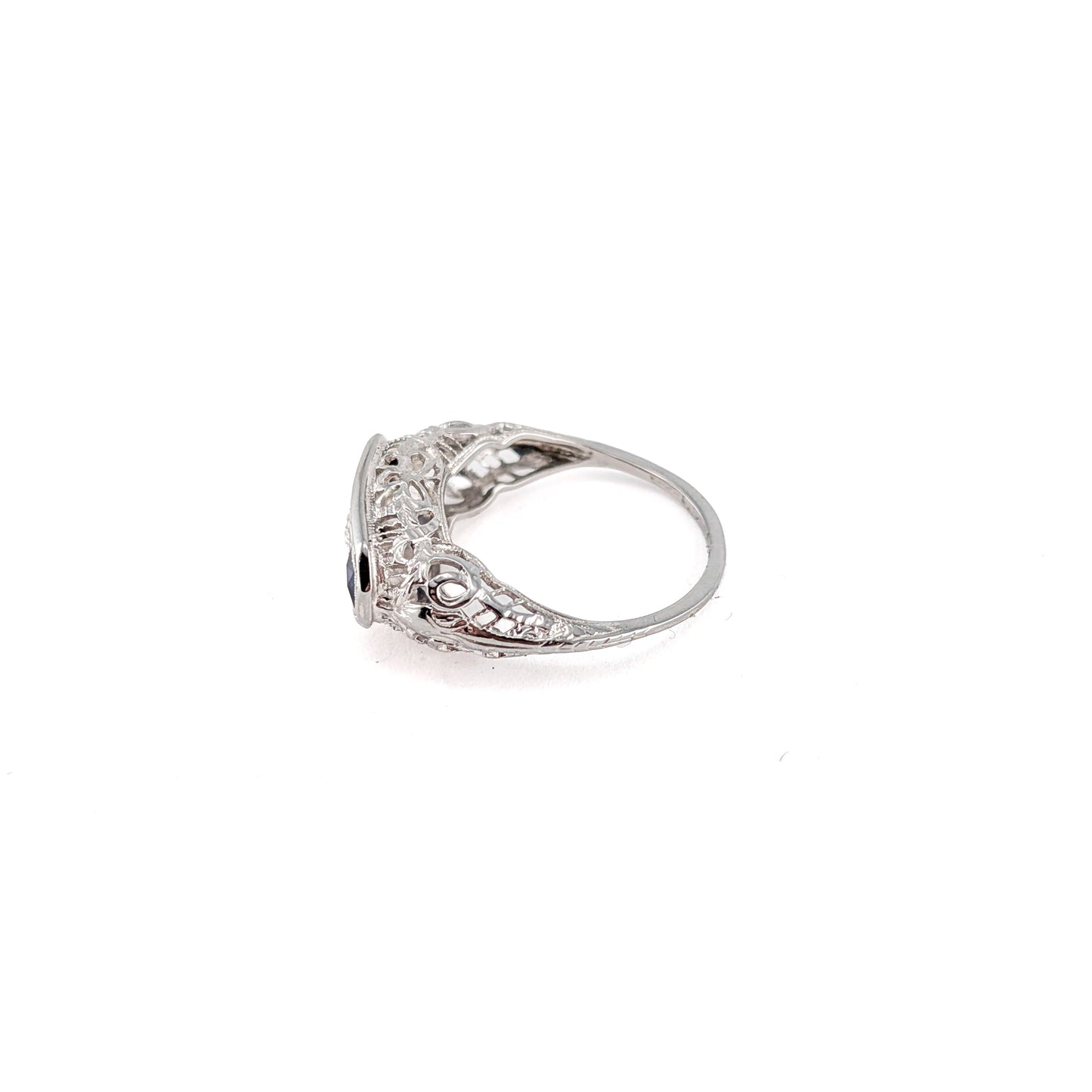 Antique Art Deco 18K White Gold Diamond & Synthetic Sapphire Filigree Ring